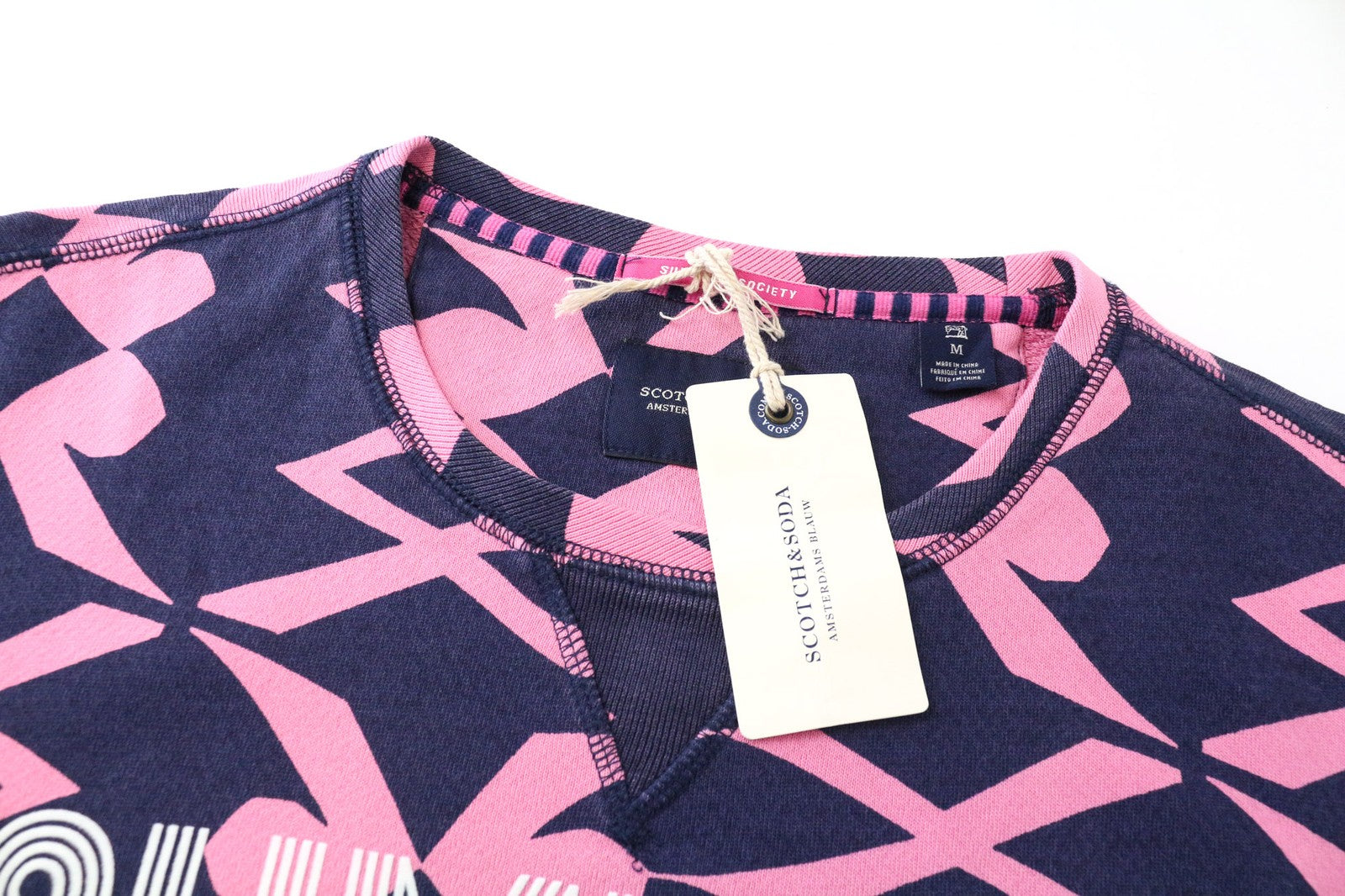 SCOTCH &amp; SODA vyriškas M dydžio rožinis raštuotas flisinis medvilninis džersio džersio džersis su apvalia kaklo iškirpte 