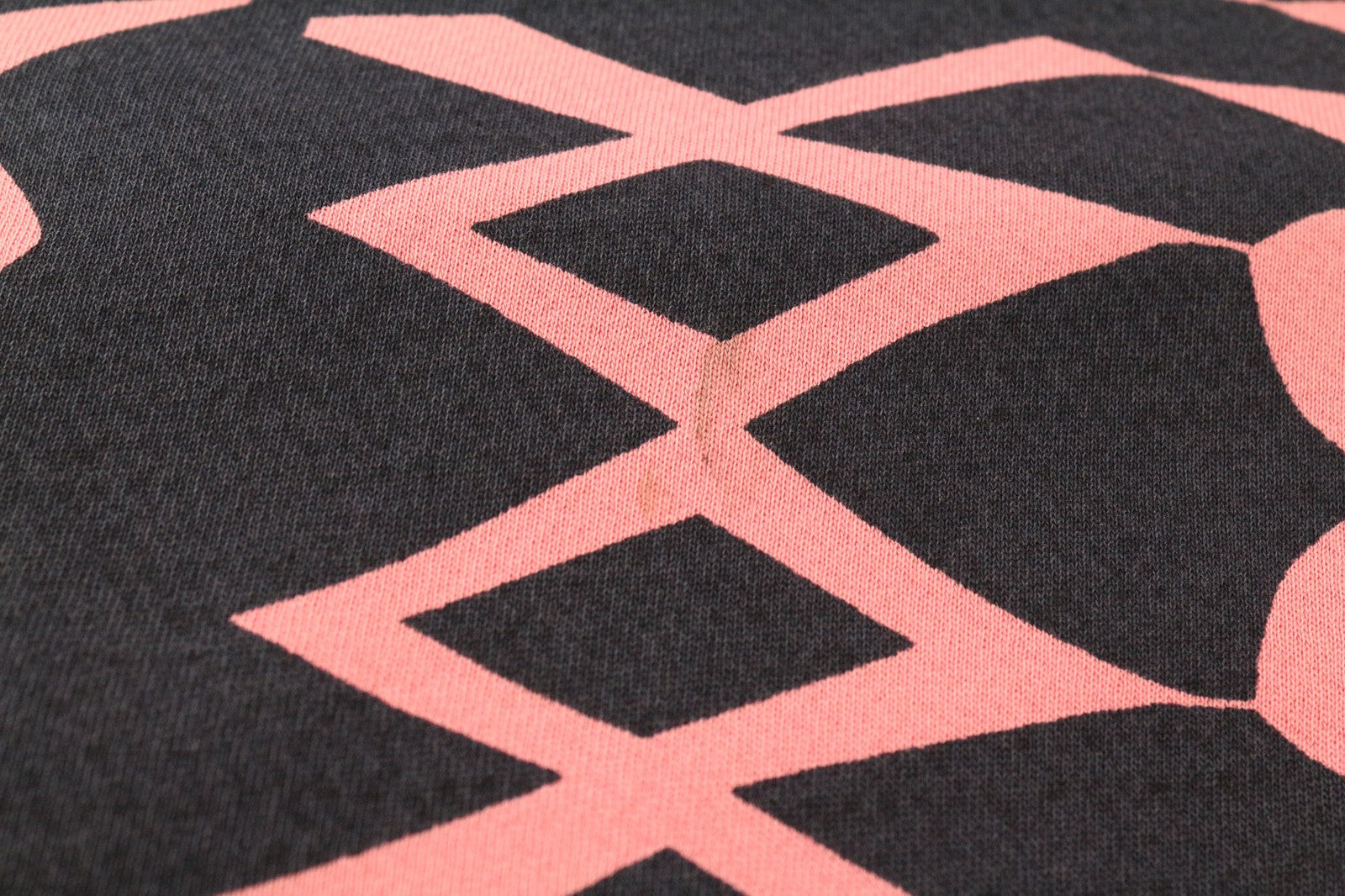 SCOTCH &amp; SODA vyriškas M dydžio rožinis raštuotas flisinis medvilninis džersio džersio džersis su apvalia kaklo iškirpte 