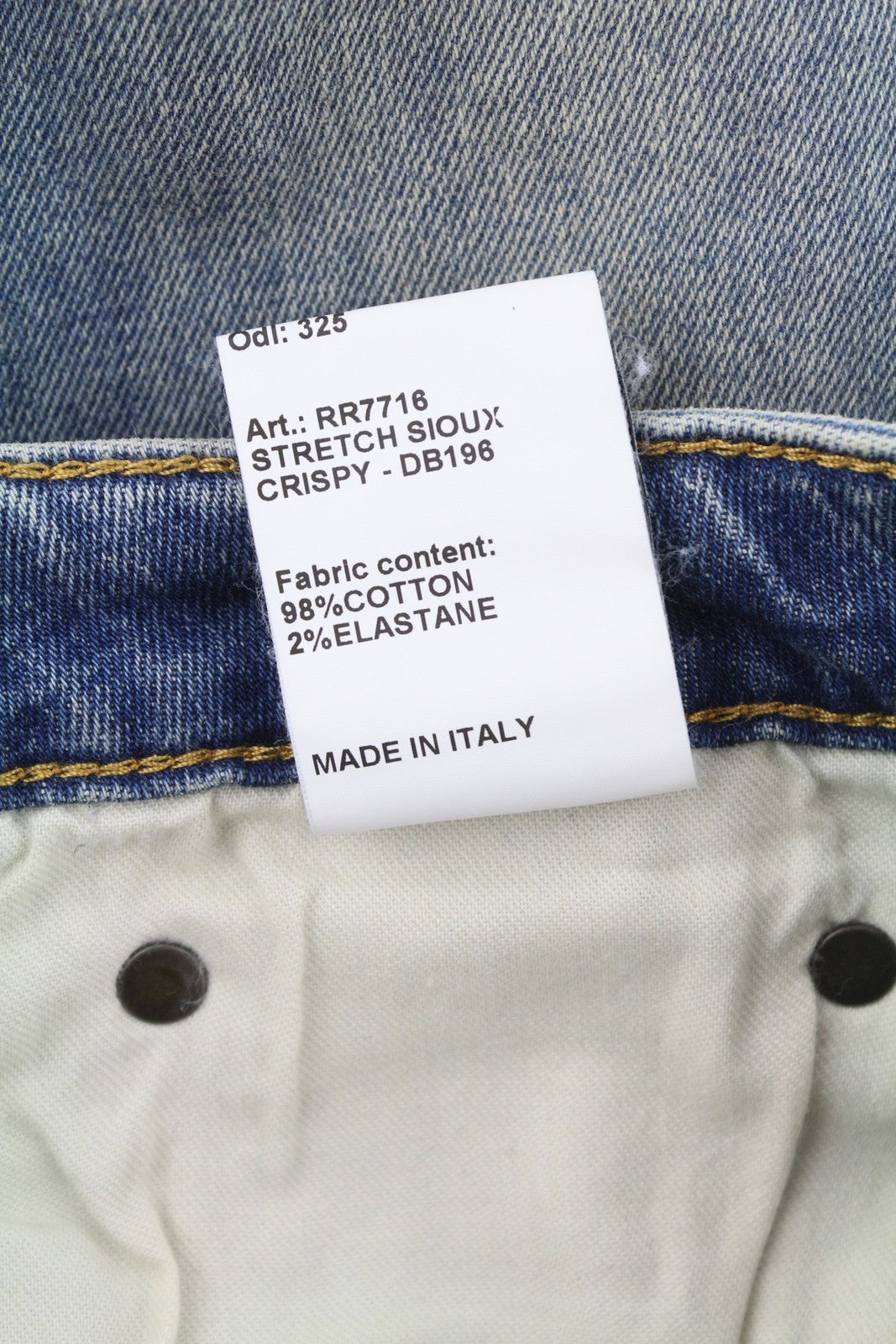 R13 Kick Fit moteriški džinsai 29 Kelly tamprūs, išblukimo efekto, trumpinti ūsai, rekomenduojama kaina – 699 € 