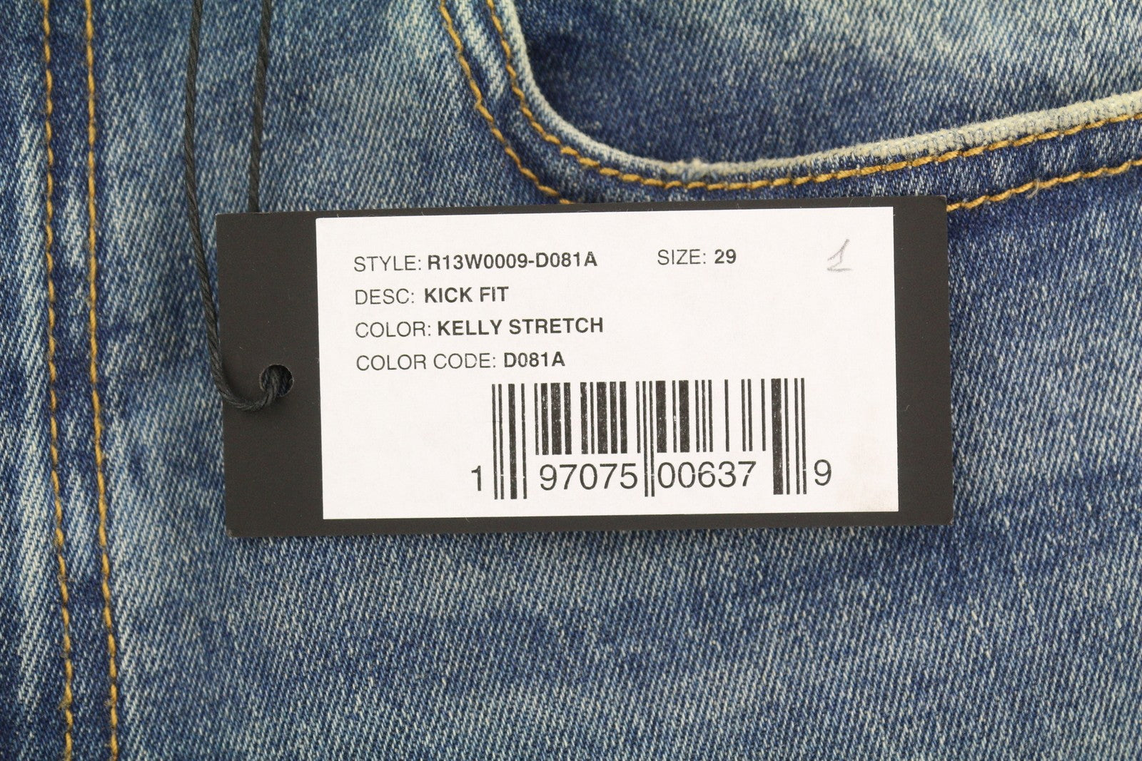 R13 Kick Fit moteriški džinsai 29 Kelly tamprūs, išblukimo efekto, trumpinti ūsai, rekomenduojama kaina – 699 € 