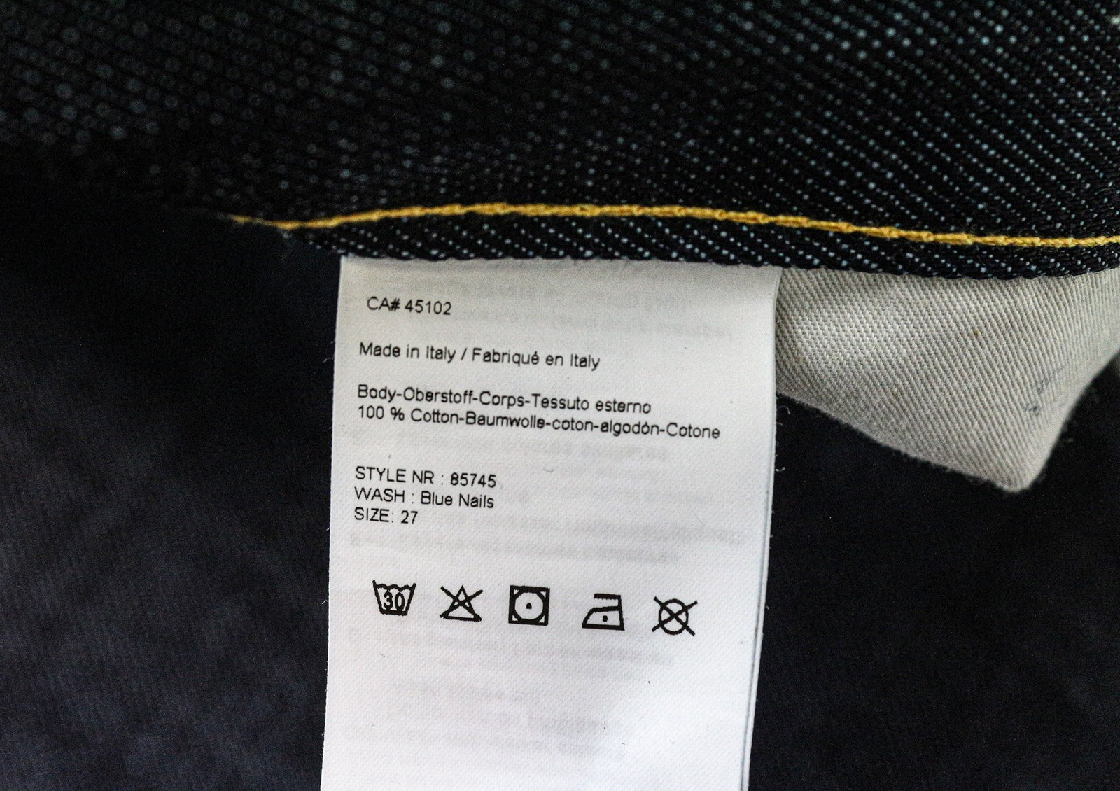 MAISON SCOTCH moteriškos W27 tamsiai mėlynos netempiamos morkų formos plonos džinsinės kelnės su sagomis 