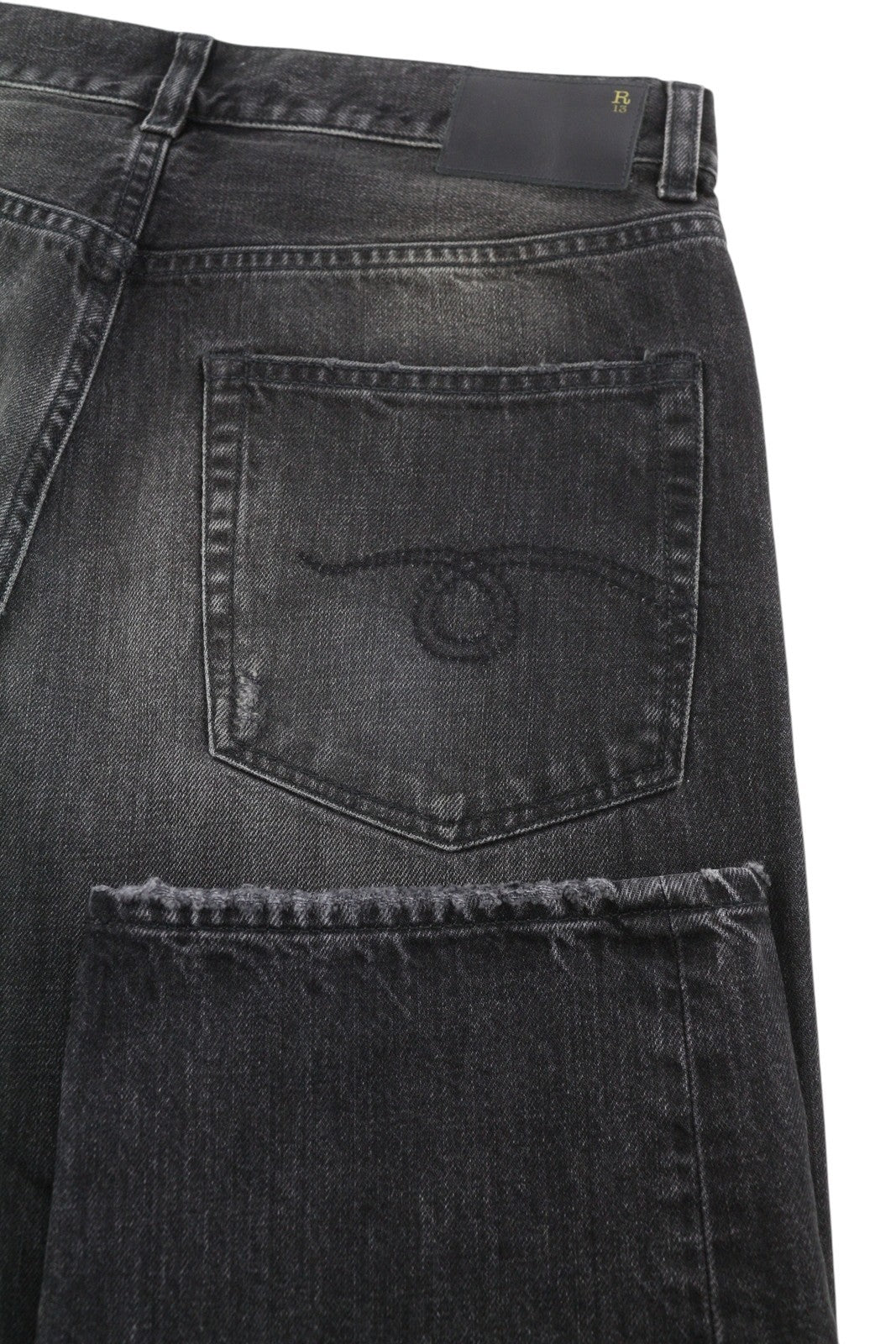 R13 Boyfriend moteriški džinsai 27 Wilson juodi išblukinti, skalbti, trumpi, laisvalaikio stiliaus džinsai 