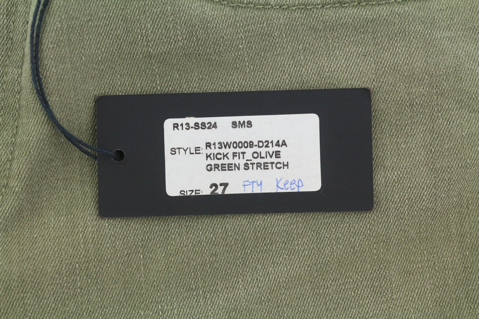 R13 Kick Fit moteriški džinsai 27 alyvuogių žalios spalvos, tamprūs, išblukinti, trumpinti džinsai iki kulkšnių. 