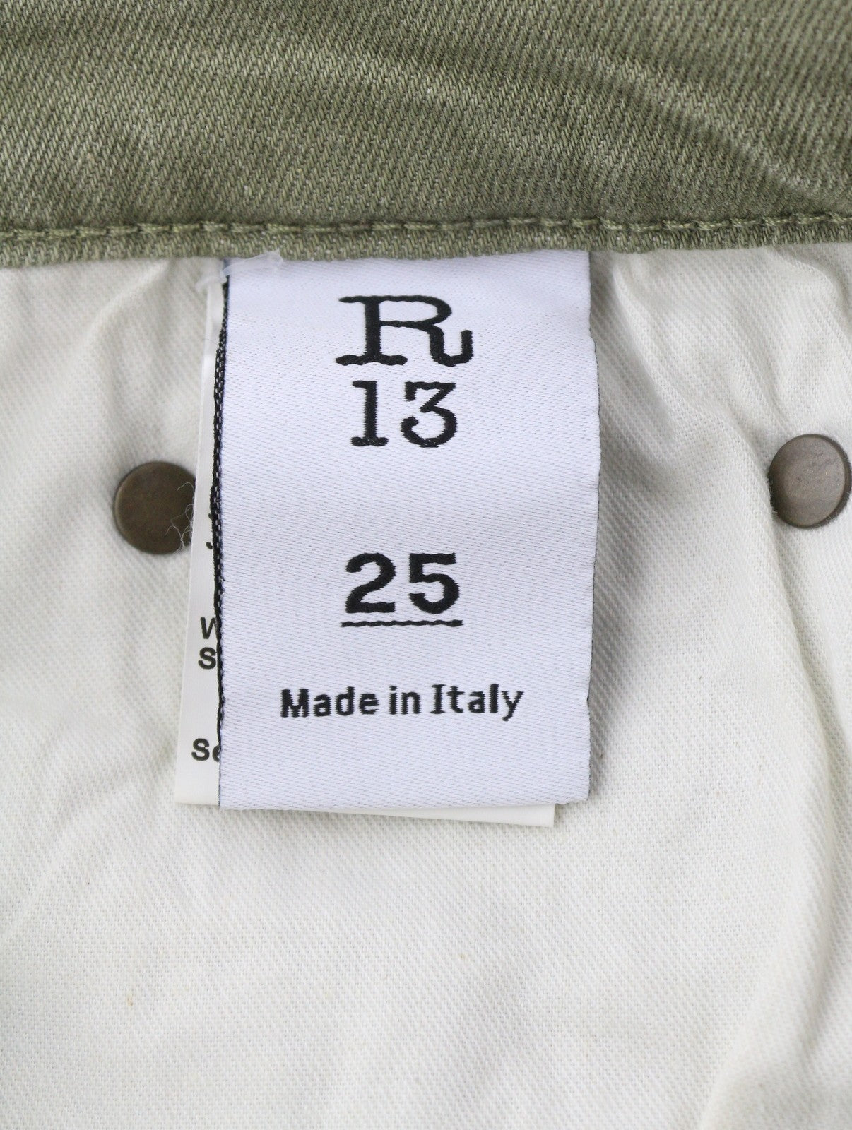 R13 Jane moteriški džinsai, 25, alyvuogių žali, tamprūs, laisvi, tiesūs, aukštu juosmeniu, rekomenduojama kaina – 699 € 