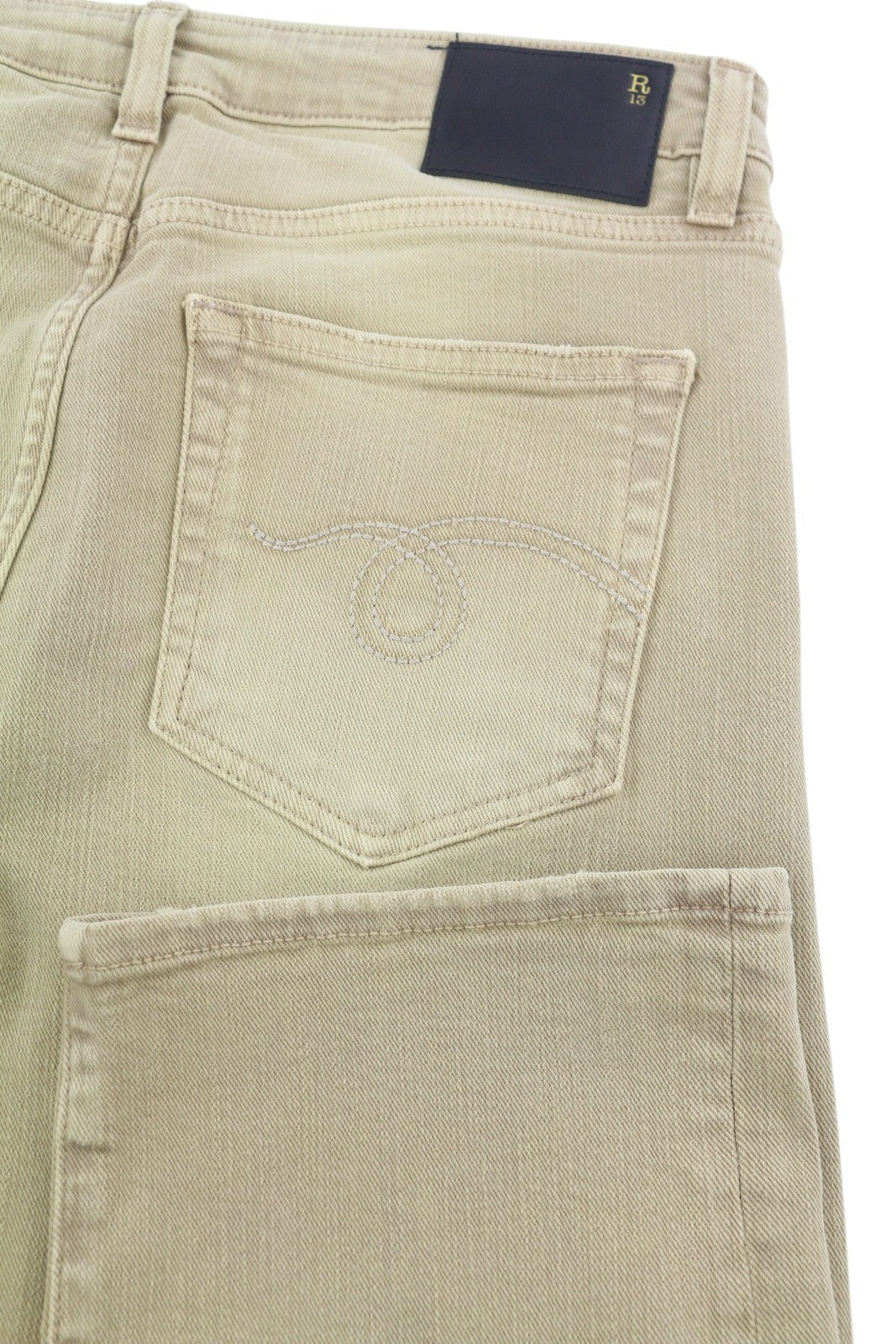 R13 berniukiški tiesūs moteriški džinsai 29 chaki spalvos, tamprūs, išblukę, trumpi, laisvalaikio stiliaus, rekomenduojama kaina – 699 € 