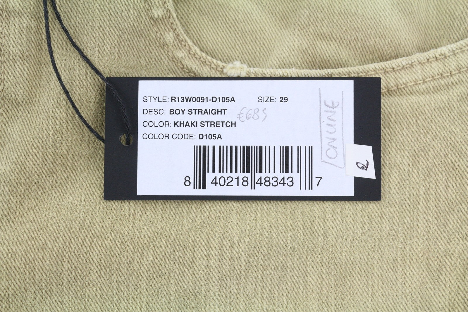 R13 berniukiški tiesūs moteriški džinsai 29 chaki spalvos, tamprūs, išblukę, trumpi, laisvalaikio stiliaus, rekomenduojama kaina – 699 € 