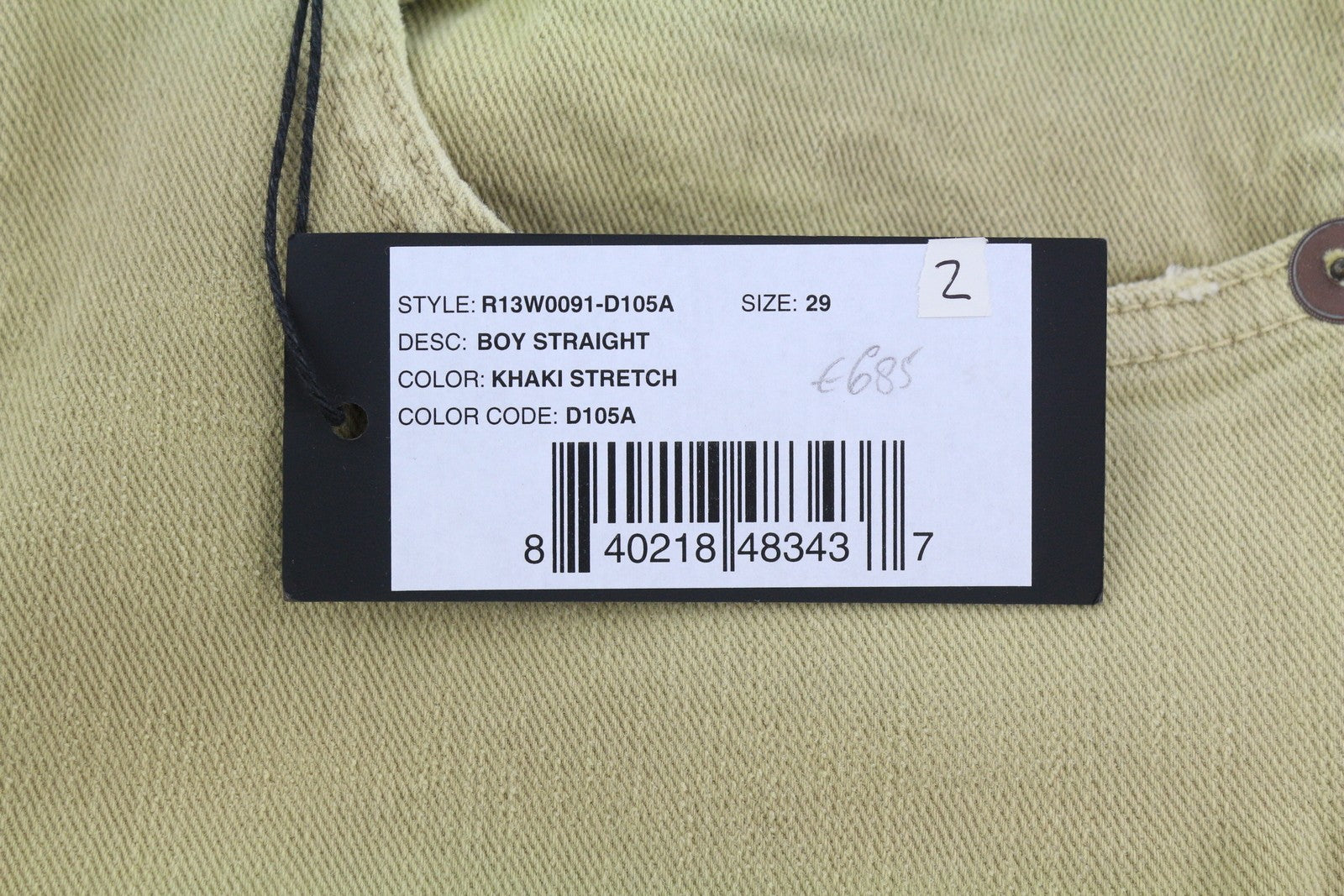 R13 berniukiški tiesūs moteriški džinsai, 29 chaki spalvos, tamprūs, trumpinti iki kulkšnių, rekomenduojama kaina – 699 € 