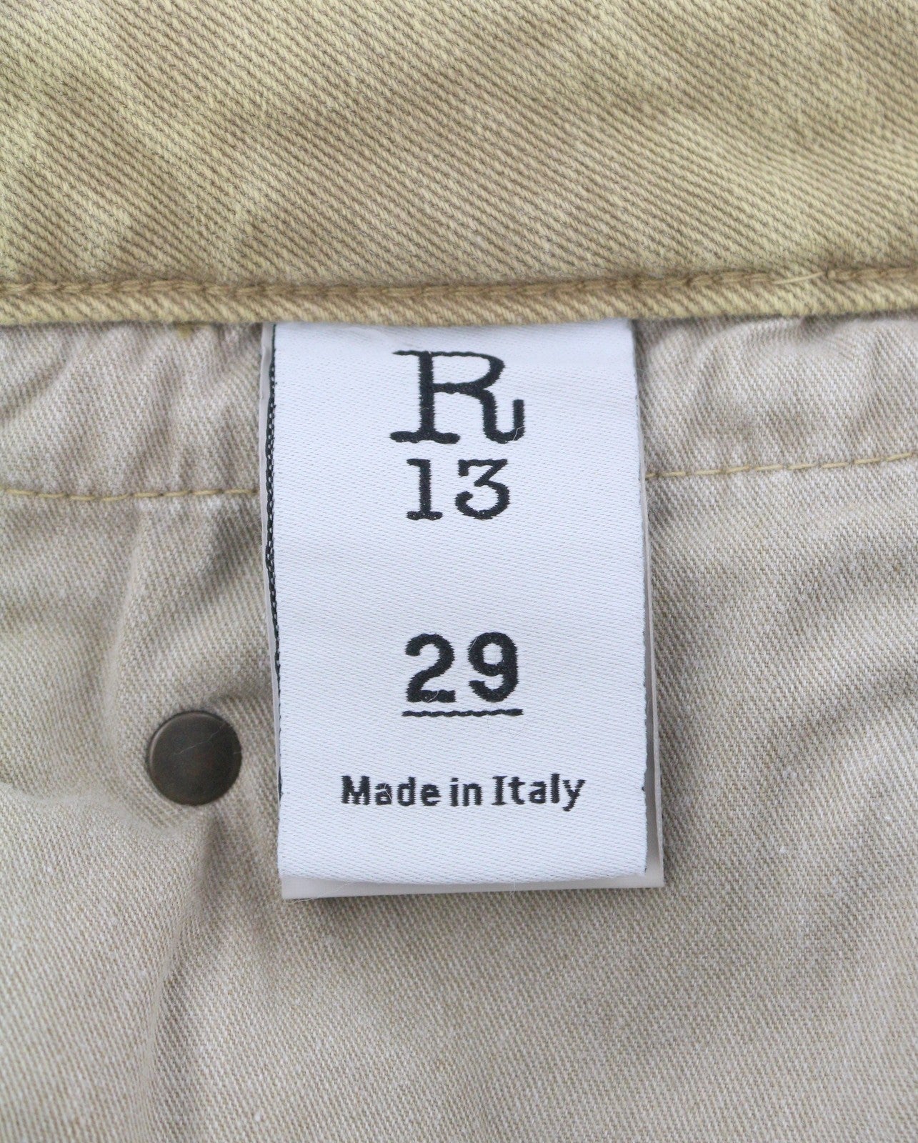 R13 berniukiški tiesūs moteriški džinsai, 29 chaki spalvos, tamprūs, trumpinti iki kulkšnių, rekomenduojama kaina – 699 € 