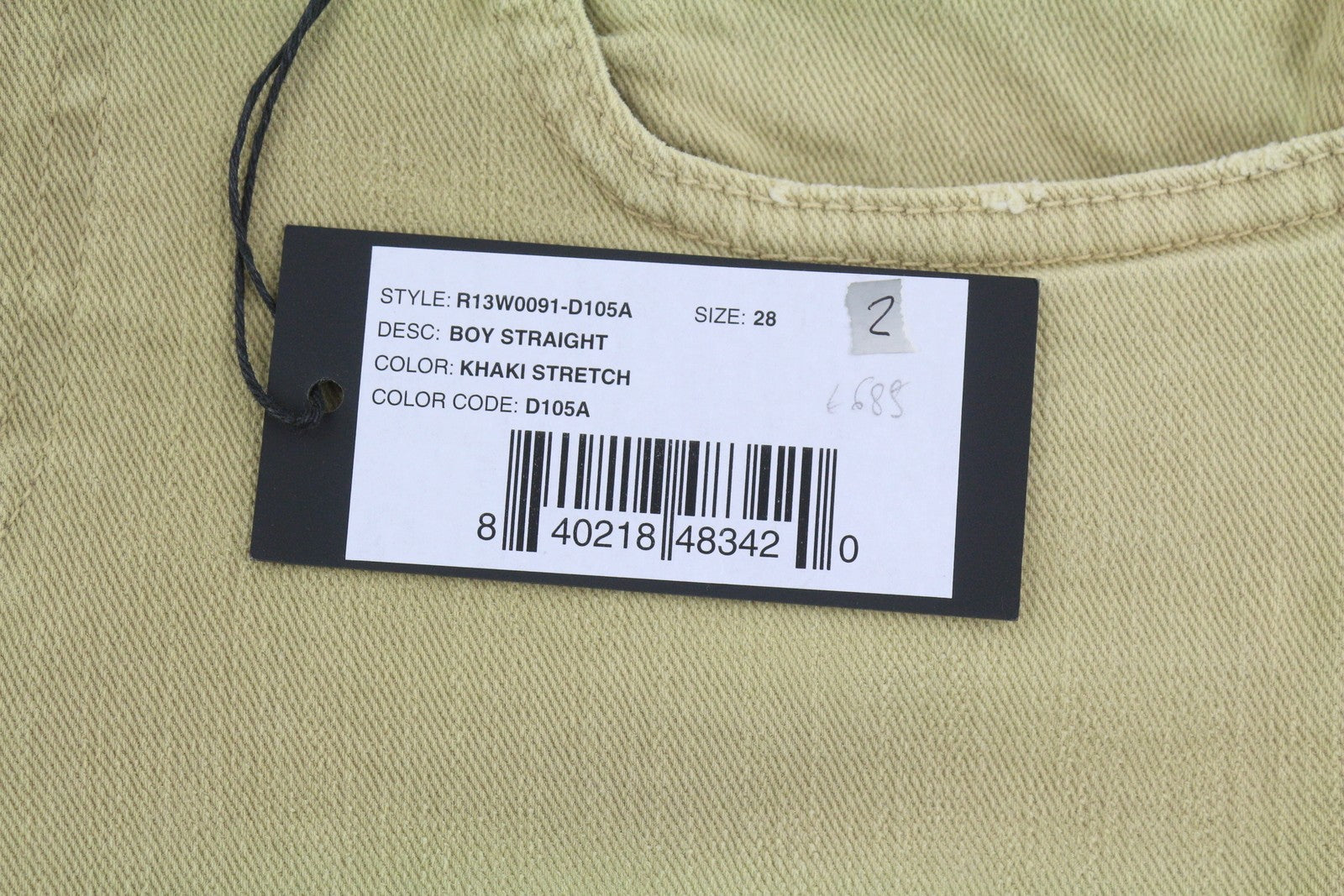 R13 berniukiški tiesūs moteriški džinsai, 28 chaki spalvos, tamprūs, trumpi, šviesiai džinsiniai, iki kulkšnių, rekomenduojama kaina – 699 € 