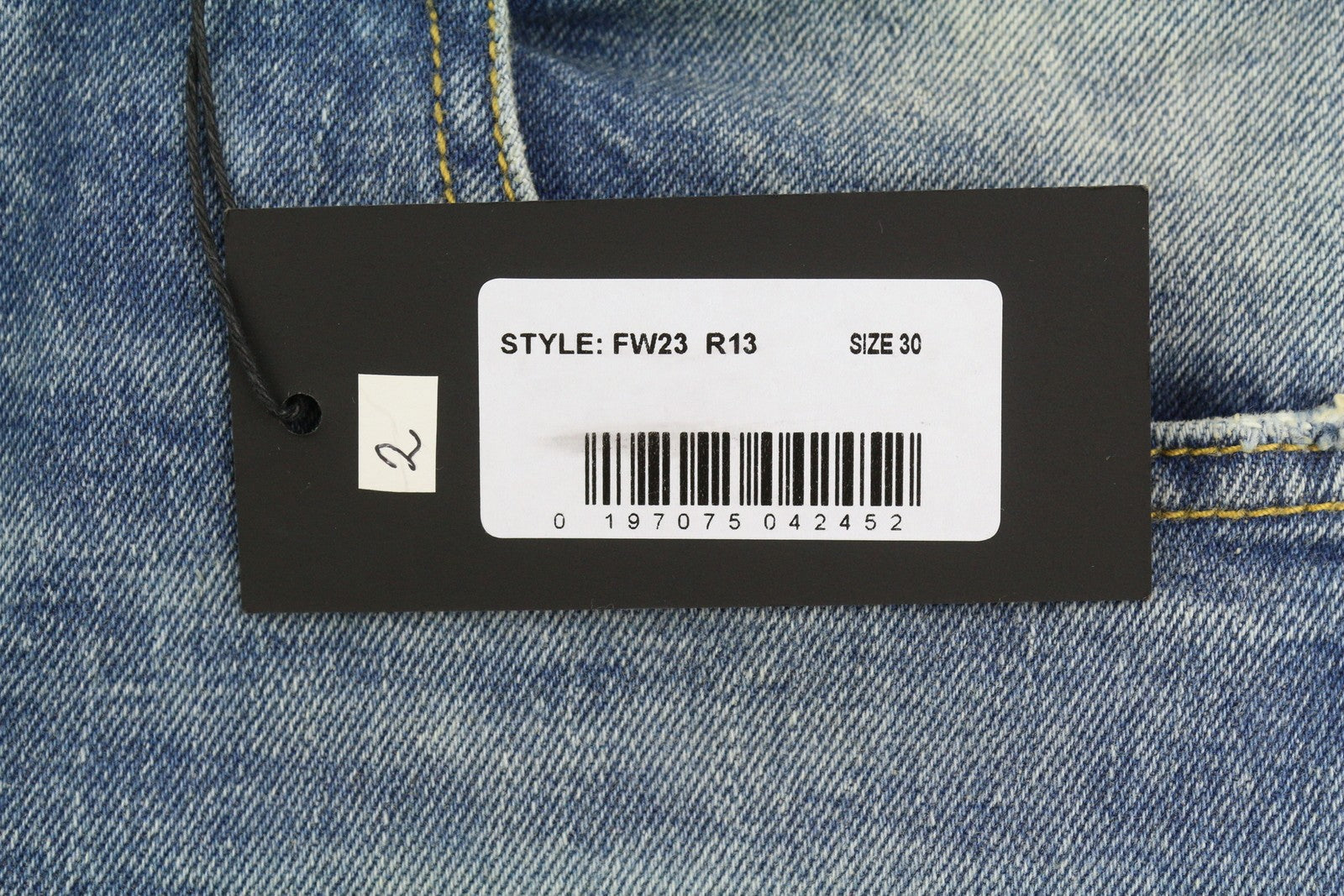 R13 berniukiški tiesūs, plėšyti moteriški džinsai, 30 Jasper tamprūs, išblukinti, skalbti, trumpinti džinsai 