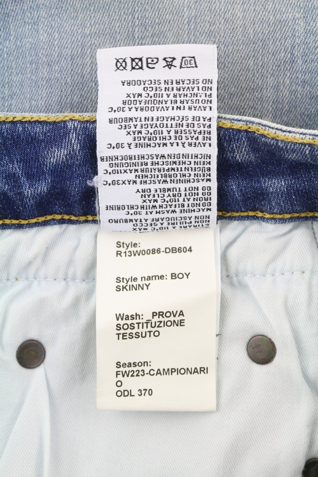 R13 berniukiški aptempti džinsai moterims 27 mėlyni, skalbti, išblukę, iki kulkšnių, trumpinti su užtrauktuku. 