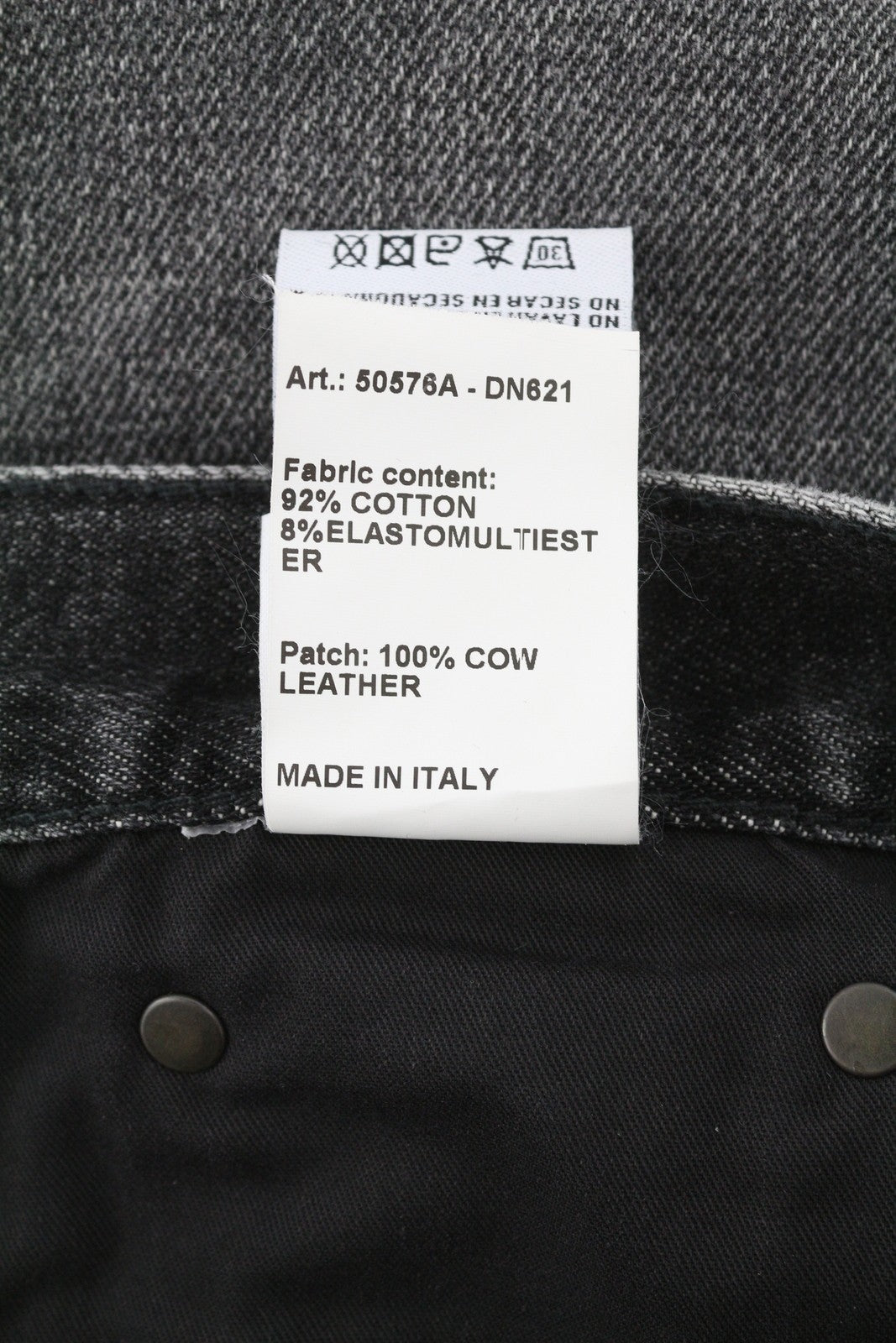 R13 Boyfriend moteriški džinsai 27 juodi, skalbti, išblukę, iki kulkšnių, trumpinti, su užtrauktuku. 