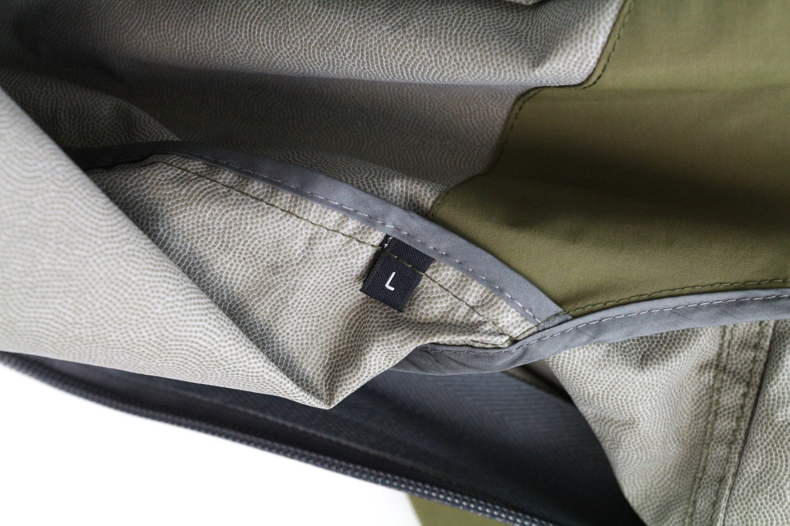 REPLAY vyriška striukė L žalia, su gobtuvu, medvilniniu užtrauktuku ir vėjui nepralaidi striukė su klijuotomis siūlėmis 