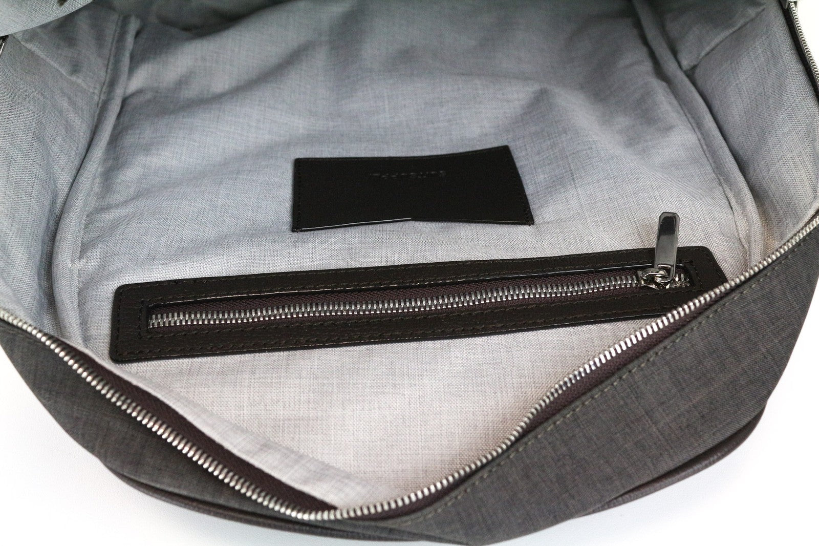 „SUITSUPPLY“ vyriška rankinė OS rudos pilkos spalvos odinė laisvalaikio kuprinė darbui su detalėmis 