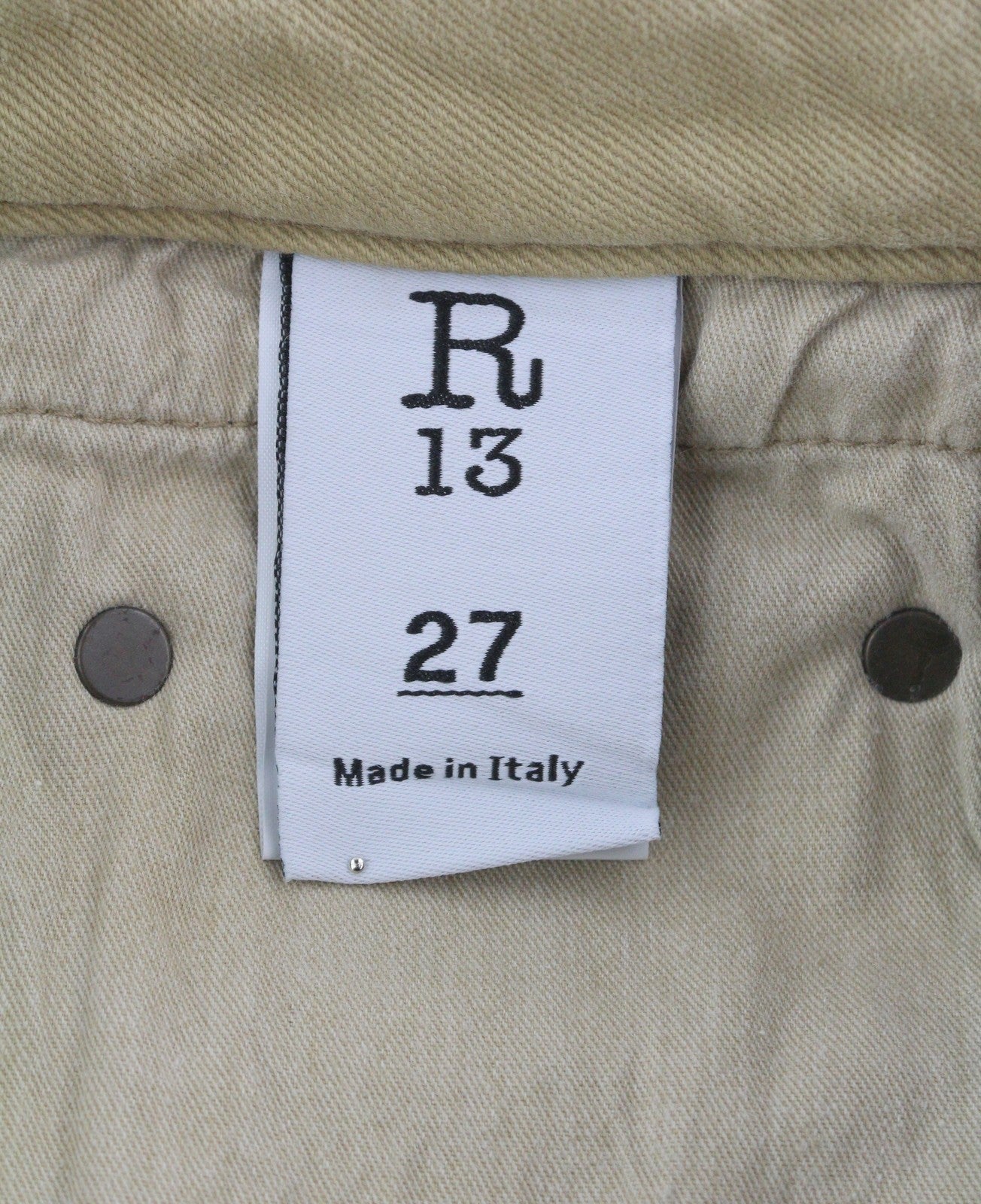 R13 berniukiški tiesūs moteriški džinsai, 27 chaki spalvos, tamprūs, išblukę, trumpinti iki kulkšnių, rekomenduojama kaina – 699 € 