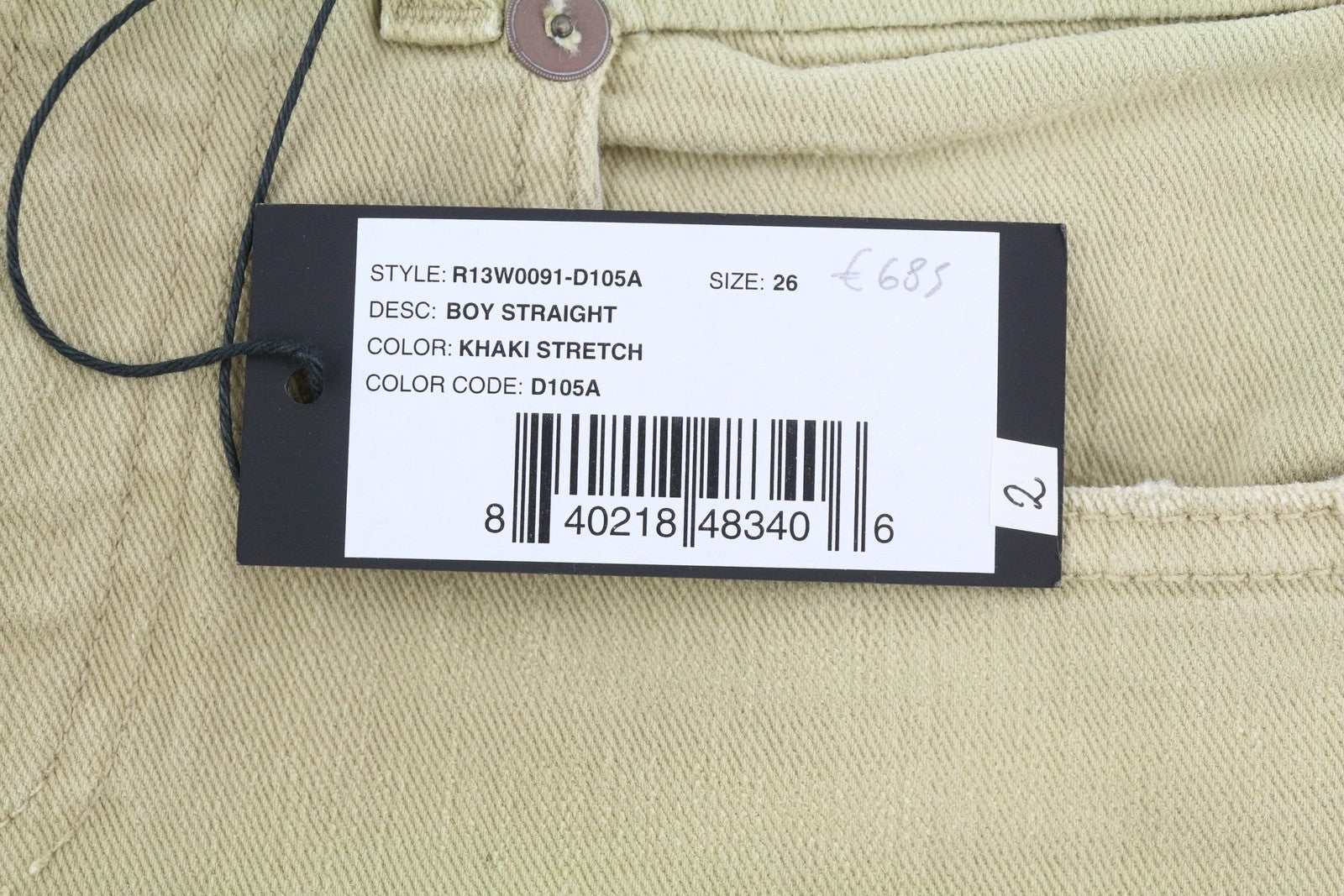 R13 berniukiški tiesūs moteriški džinsai, 26 chaki spalvos, tamprūs, išblukę, trumpinti iki kulkšnių, rekomenduojama kaina – 699 € 