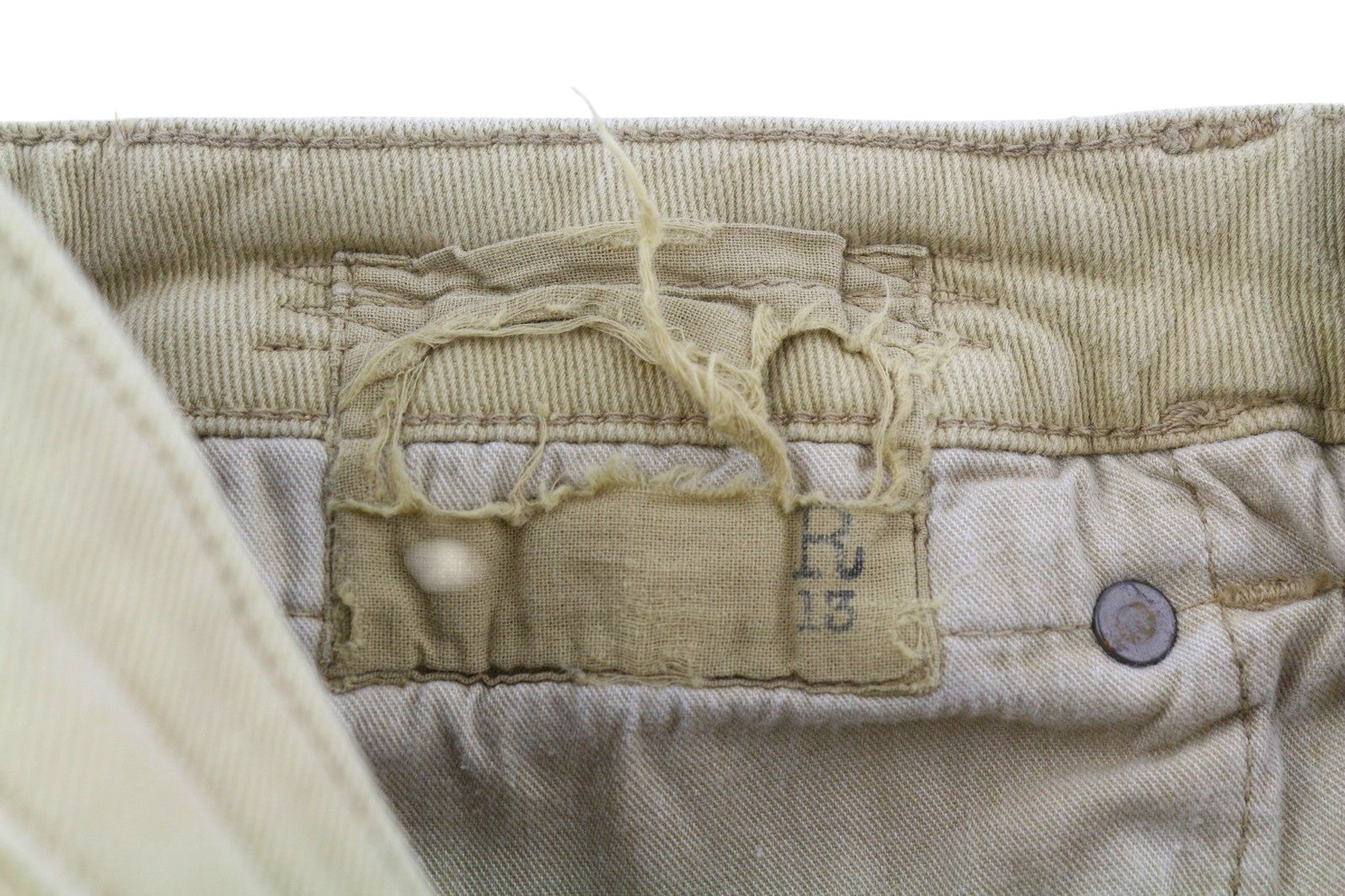 R13 berniukiški tiesūs moteriški džinsai, 25 chaki spalvos, tamprūs, išblukę, trumpi, iki kulkšnių, rekomenduojama kaina – 699 € 