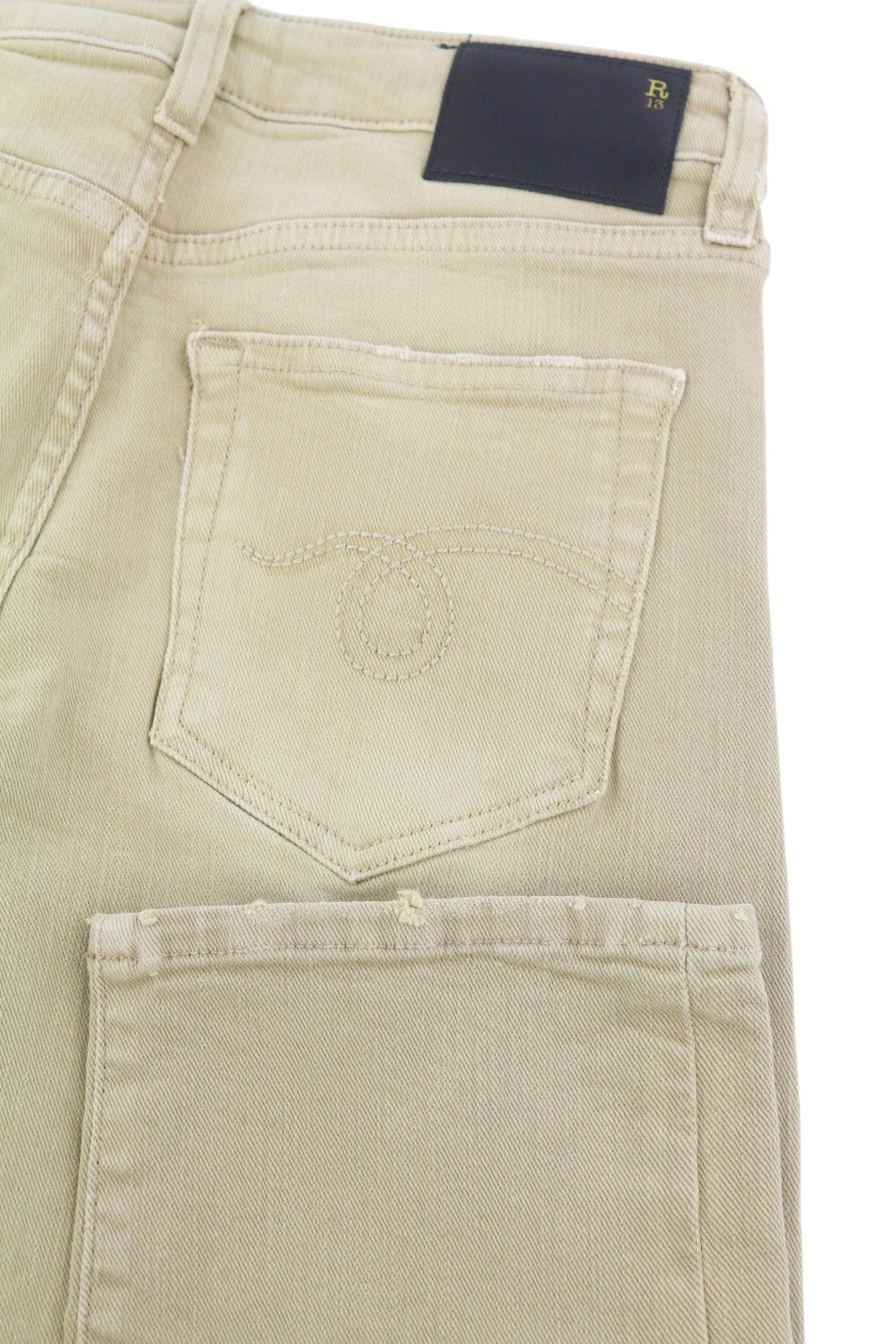 R13 berniukiški tiesūs moteriški džinsai, 25 chaki spalvos, tamprūs, išblukę, trumpi, iki kulkšnių, rekomenduojama kaina – 699 € 