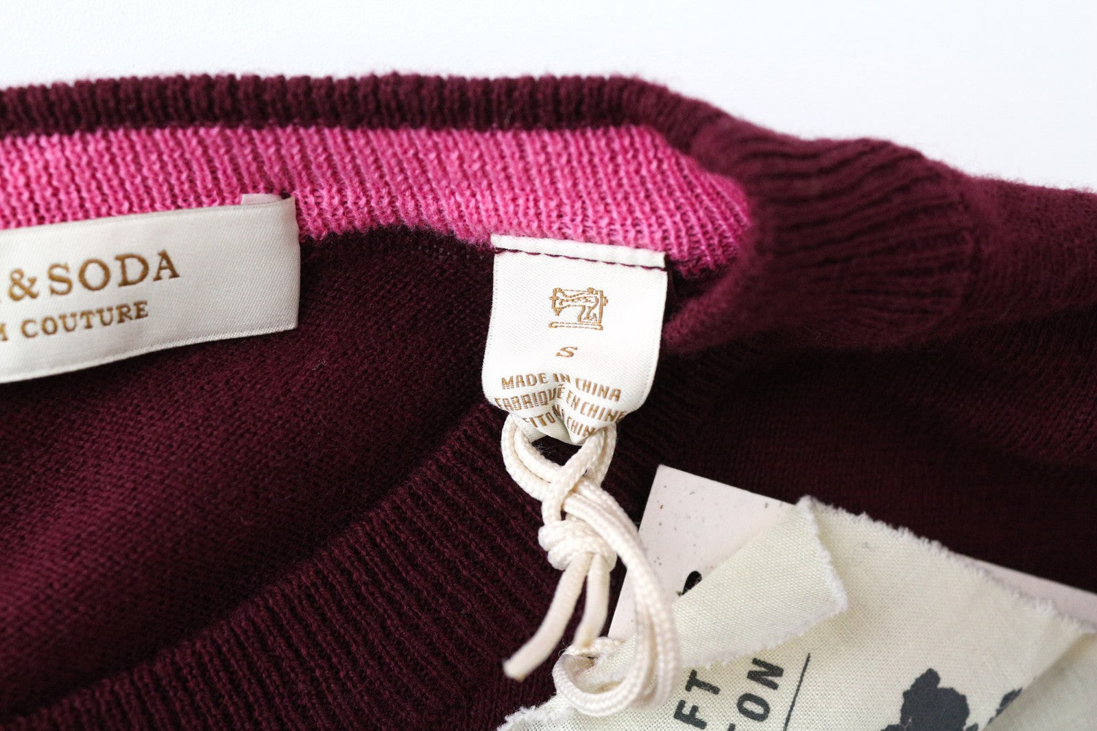 SCOTCH &amp; SODA Ams Couture vyriškas džemperis su violetinėmis raudonomis juostelėmis, vilnoniu medvilniniu megztiniu, S dydžio 