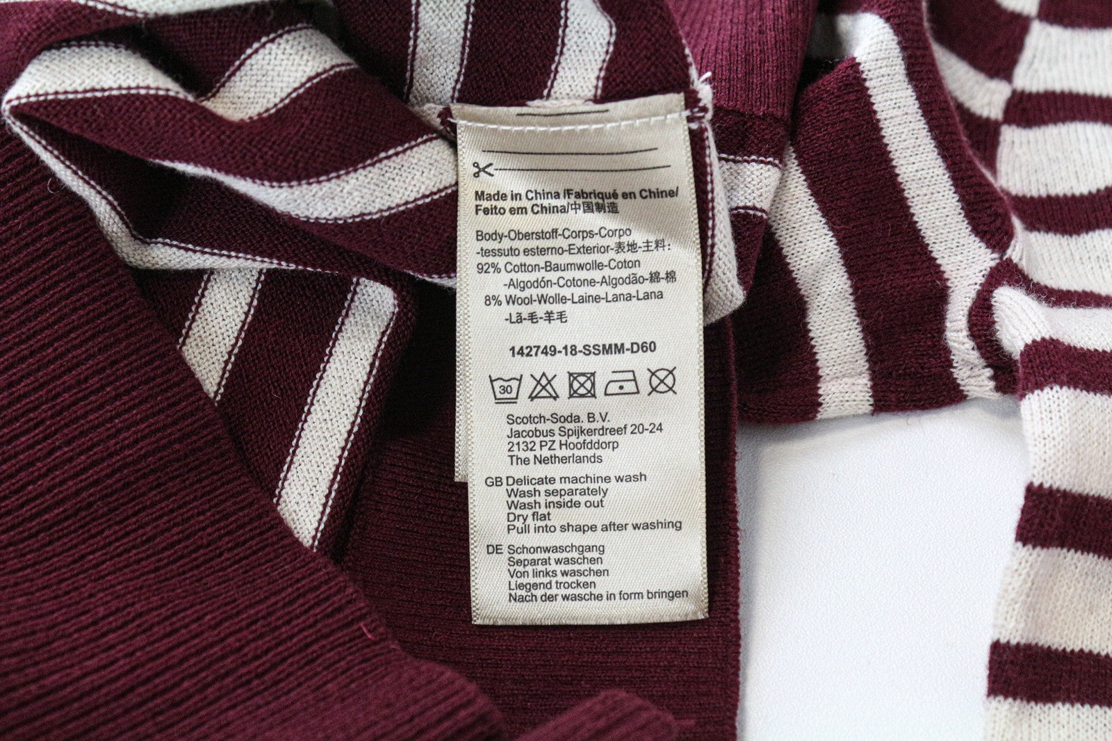 SCOTCH &amp; SODA Ams Couture vyriškas džemperis su violetinėmis raudonomis juostelėmis, vilnoniu medvilniniu megztiniu, S dydžio 