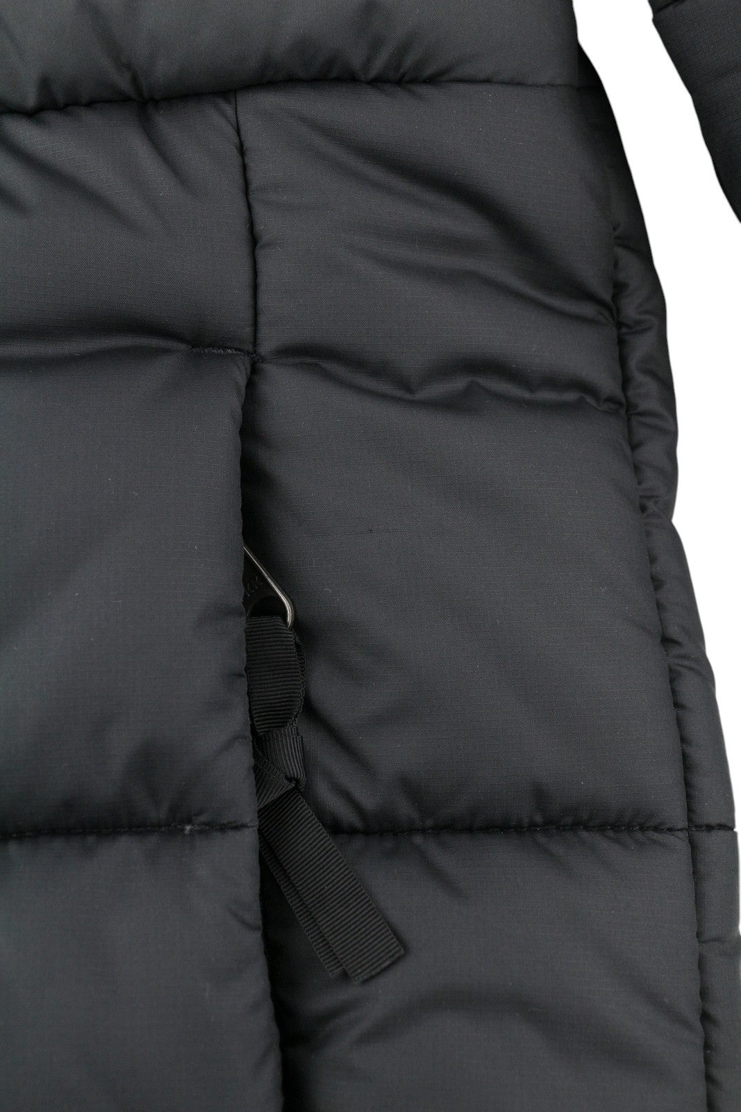 THE NORTH FACE Saikuru moteriška striukė S, juoda, izoliuota, dygsniuota, aukšta apykakle, pūkuota S dydis 