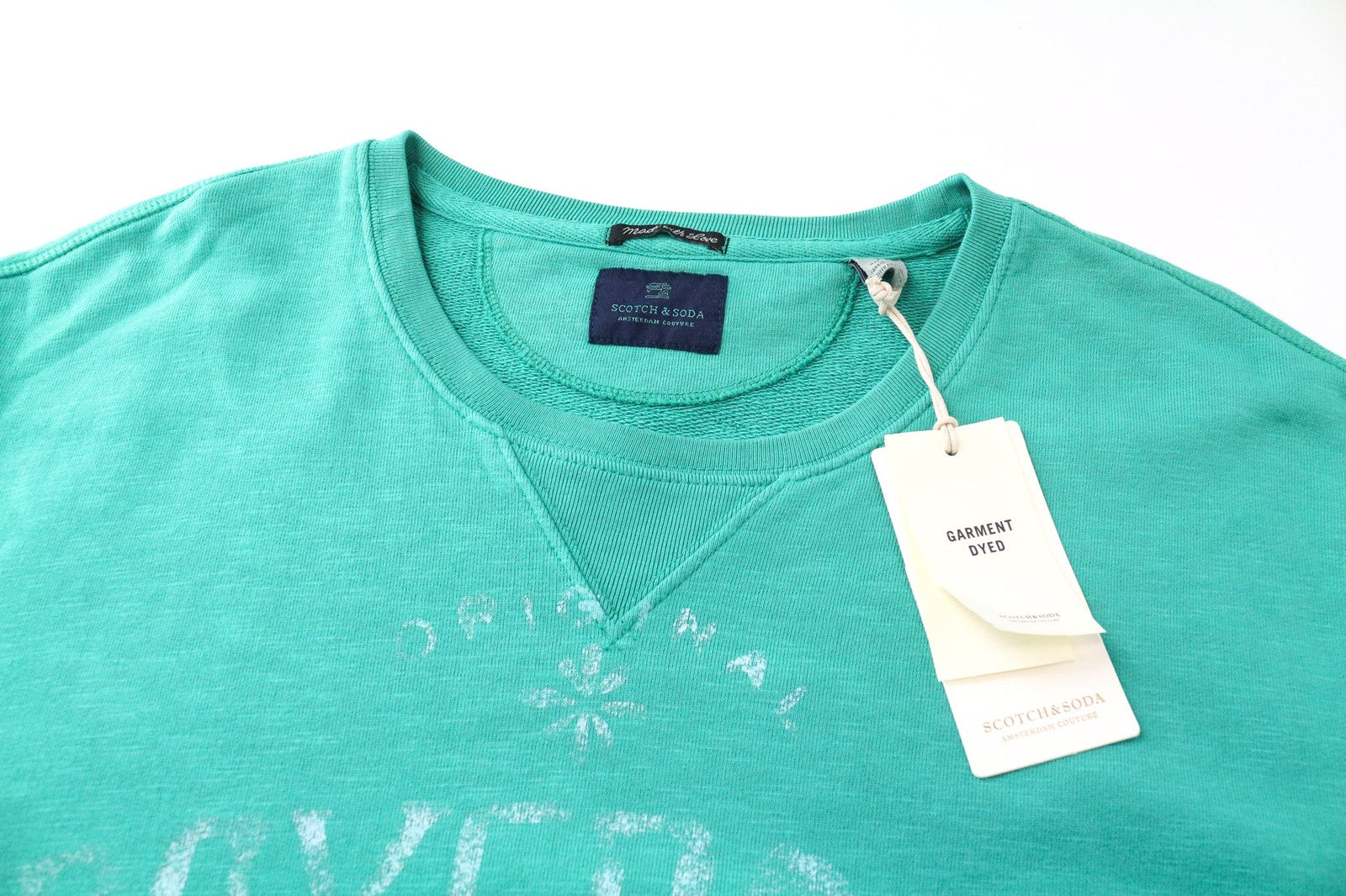 SCOTCH &amp; SODA vyriškas džemperis su žaliu apvalia kaklo iškirpte ir grafiniu raštu, flisinis audinys 