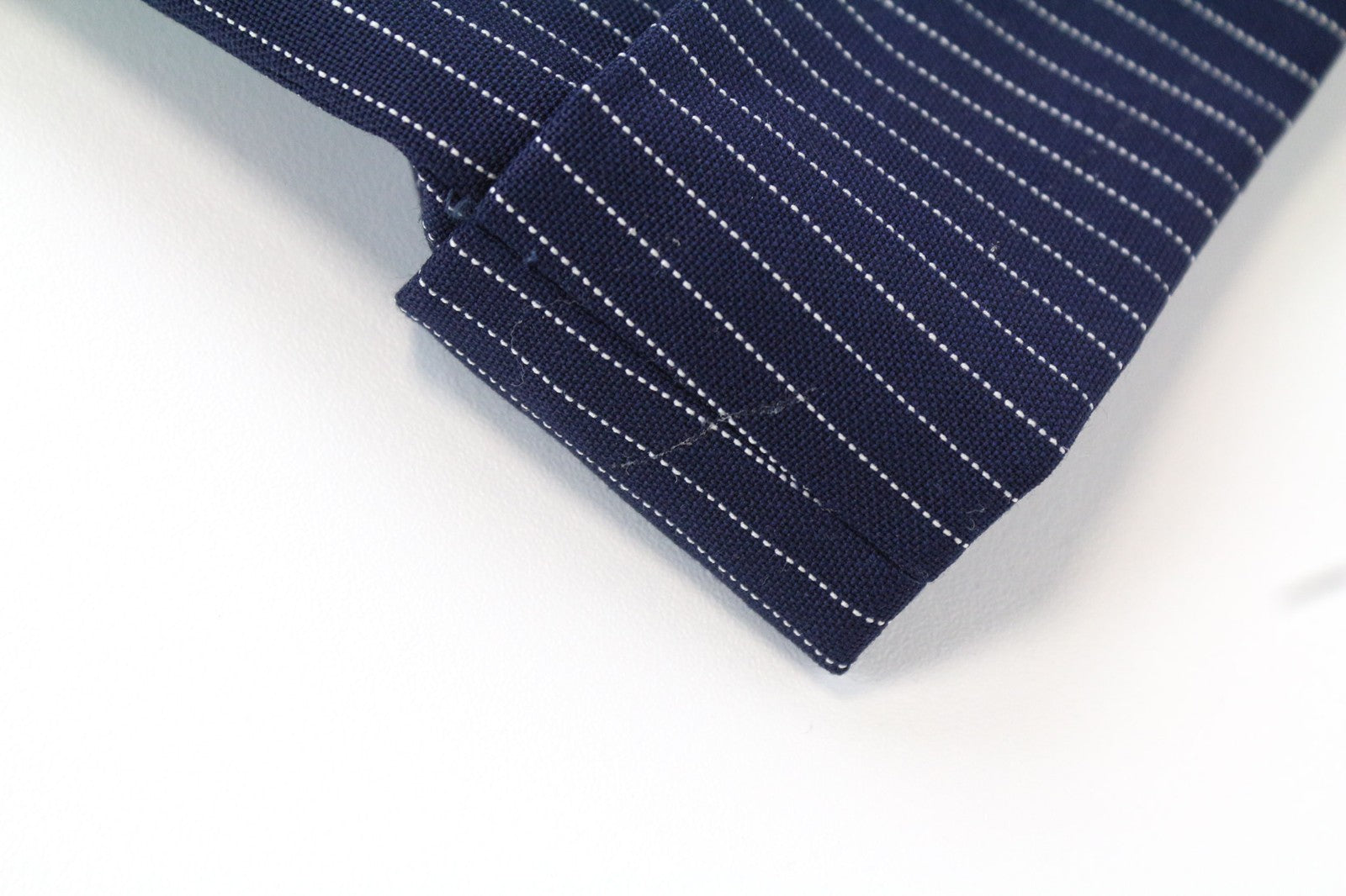 SUISTUDIO Robin moteriškos kelnės UK6R vilnonės dryžuotos mėlynos klostuotos plonos oficialios 