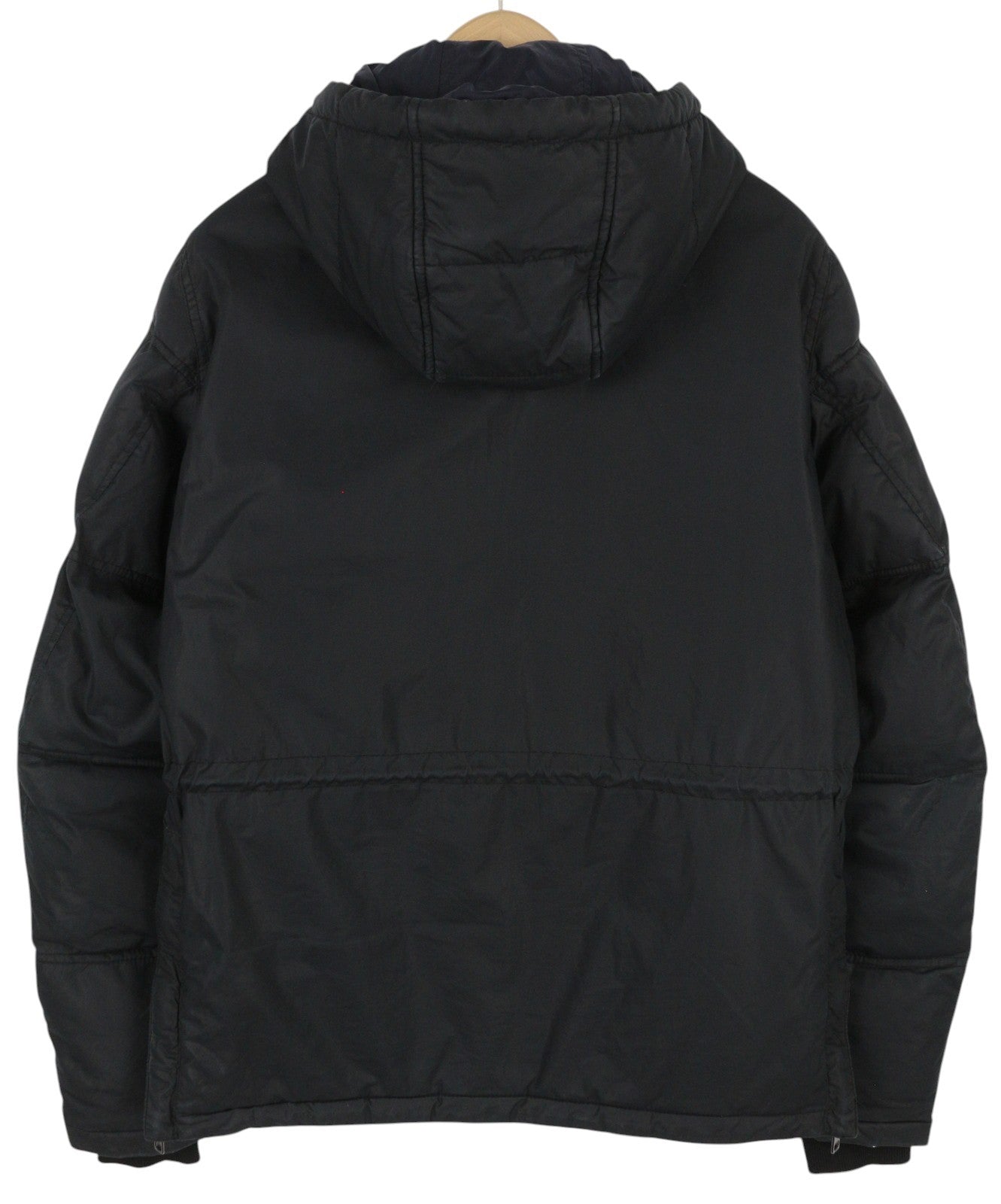 DIESEL vyriška striukė M, juoda, su pilnu užtrauktuku, gobtuvu, pašiltinta, su raišteliu ir kišenėmis juosmenyje. 