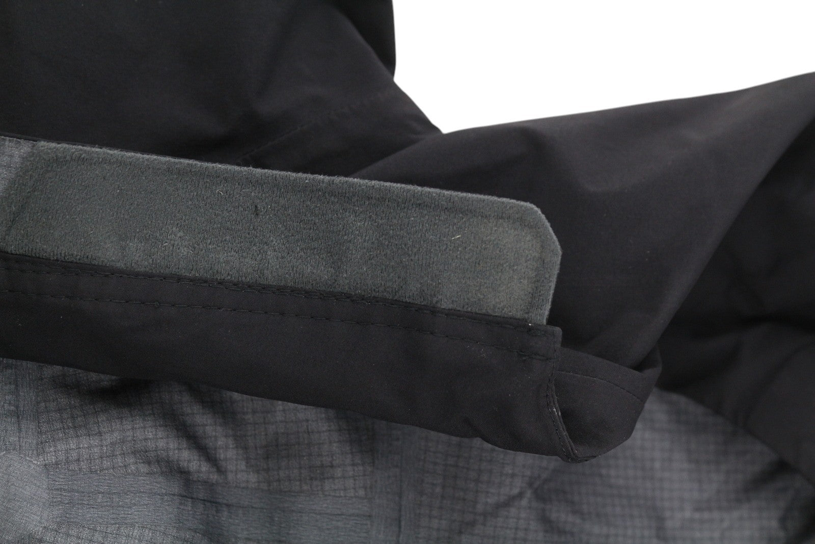 THE NORTH FACE vyriška striukė L, juoda, vandeniui atspari, vėjui atspari Gore-Tex Pro, rekomenduojama kaina – 449 € 