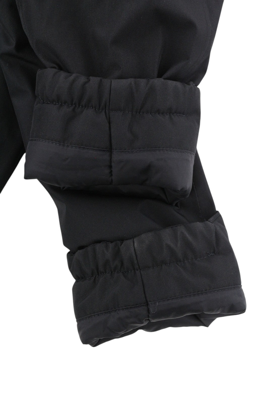 „The North Face Hikesteller“ izoliuota parka moterims, XS dydžio, juoda, su gobtuvu, sausos ventiliacijos funkcija. 