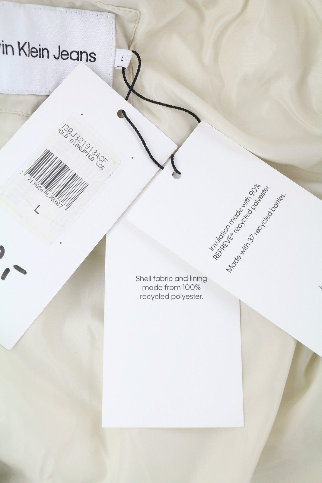 CALVIN KLEIN Bold Disrupted Logo vyriška striukė L, balta, izoliuota, dygsniuota, RRP 365 € 