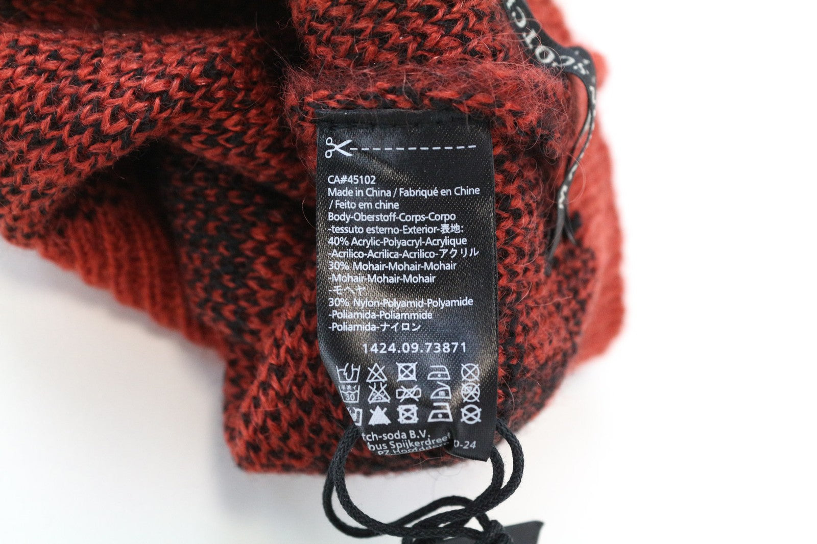 MAISON SCOTCH moteriška kepurė OS raudona moheros mišinio megzta kepurė su žvaigždės raštu 