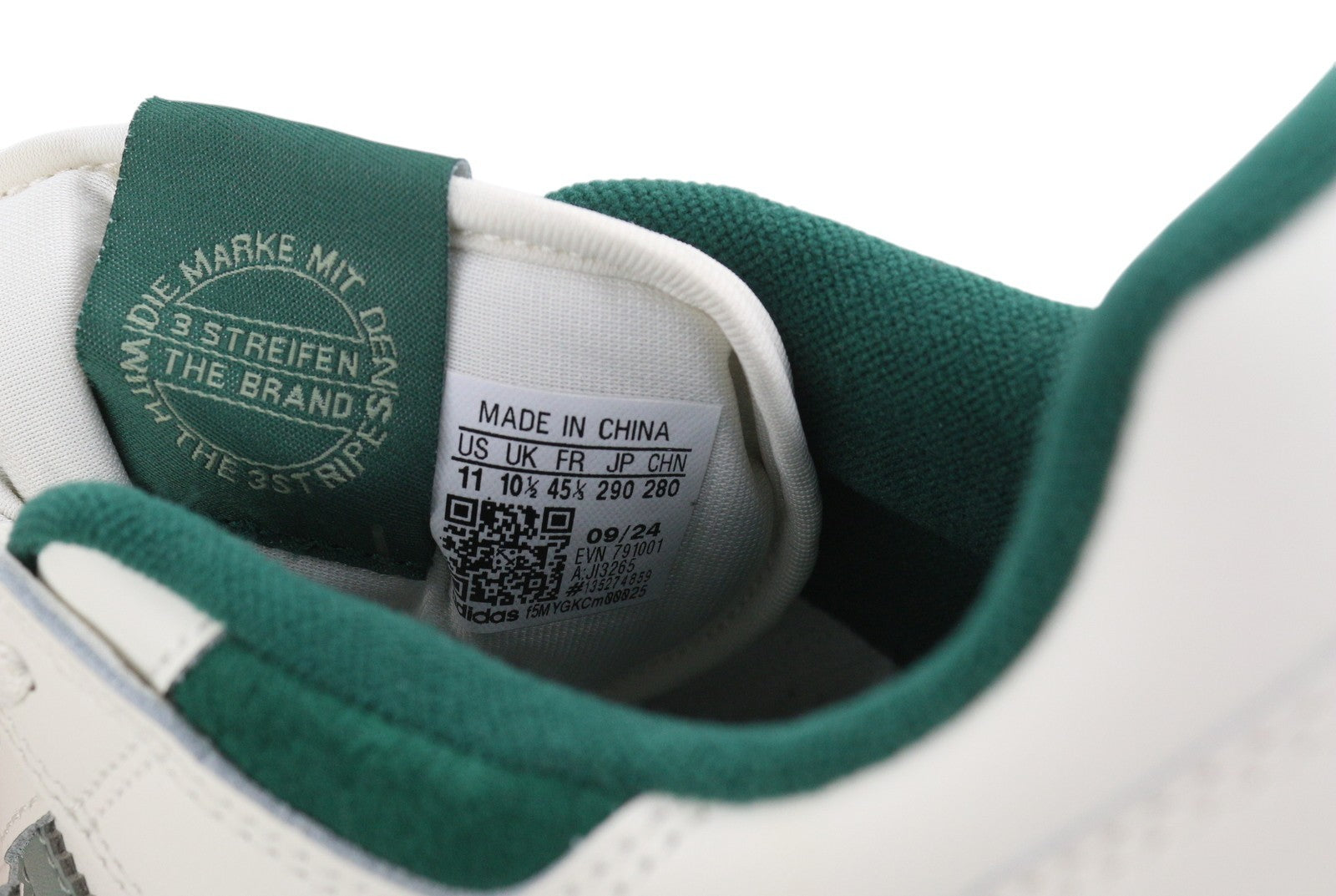 ADIDAS Forum vyriški sportbačiai, EU45.5, balti odiniai, žemapadžiai, suvarstomi sportbačiai, rekomenduojama kaina – 120 € 