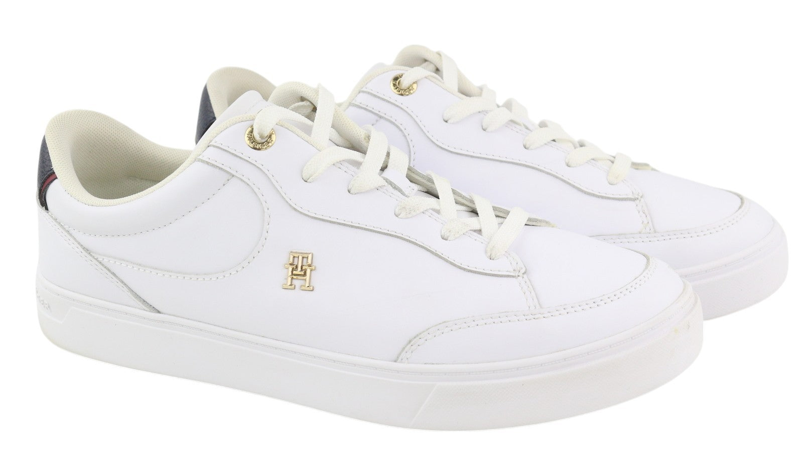 TOMMY HILFIGER Essential Court vyriški sportbačiai, EU42, balti, odiniai, žemakulniai, rekomenduojama kaina – 119 € 