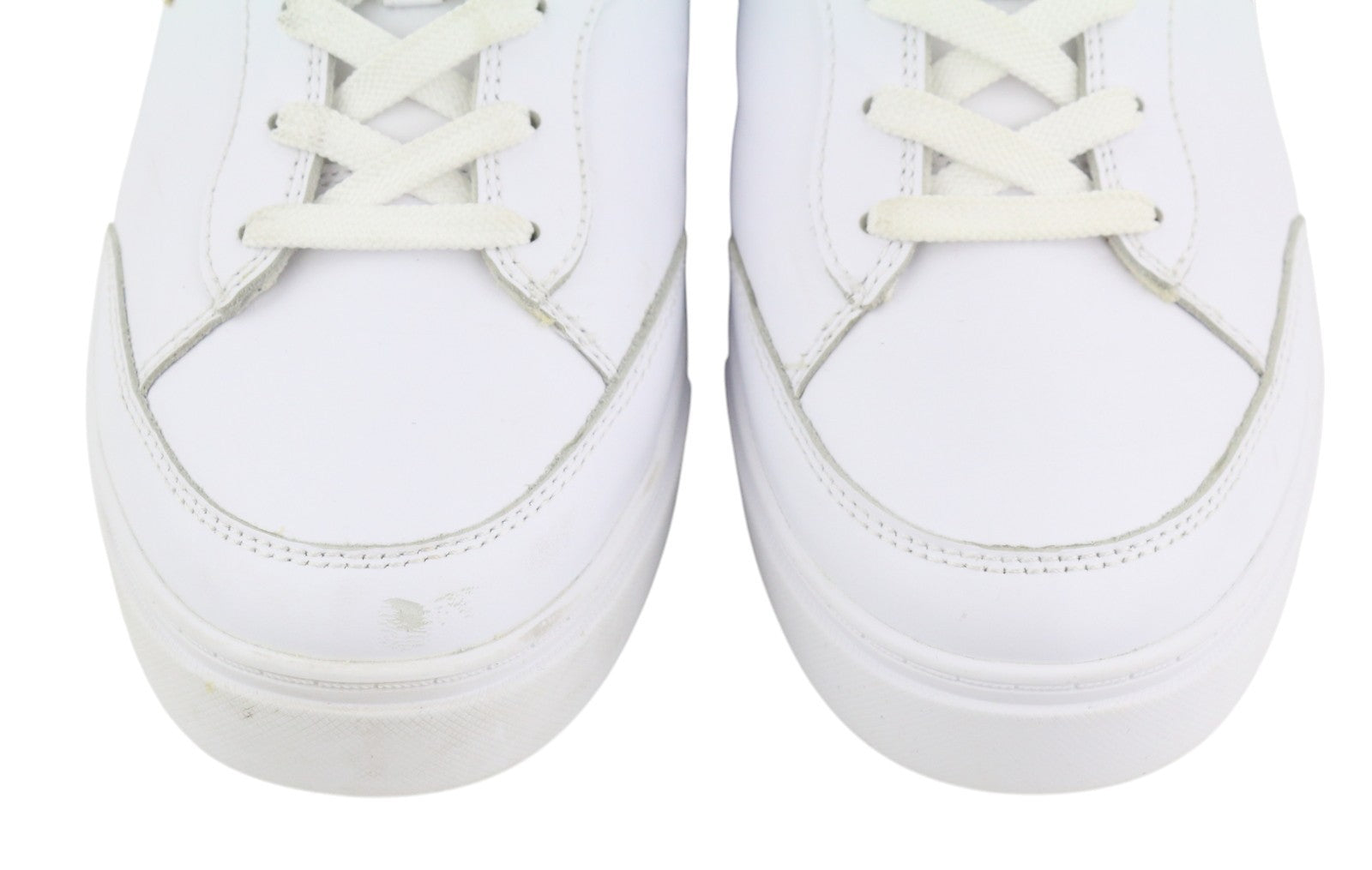 TOMMY HILFIGER Essential Court vyriški sportbačiai, EU42, balti, odiniai, žemakulniai, rekomenduojama kaina – 119 € 