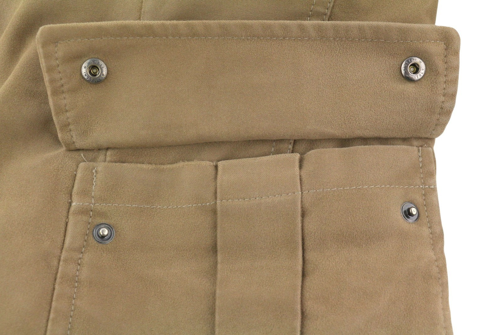 MONCLER vyriška striukė XL dydžio, ruda, su užtrauktuku ir sagomis, aukšta apykakle. 