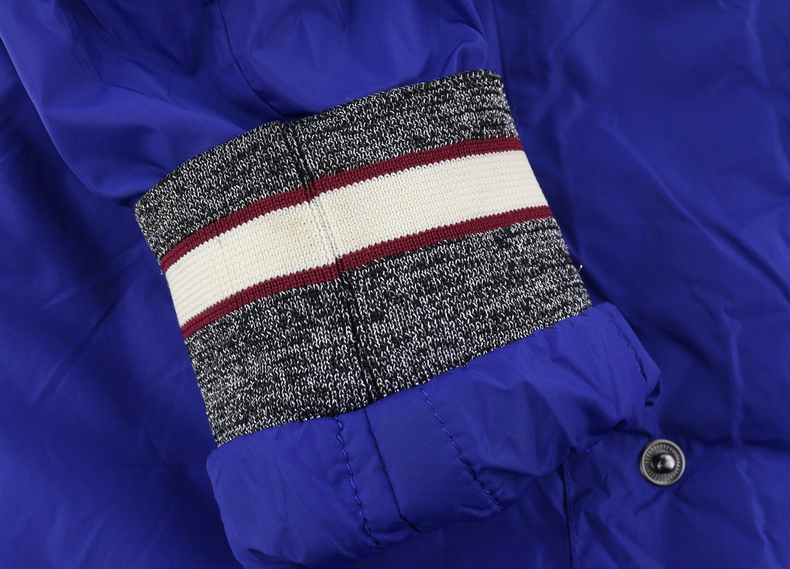 MAISON SCOTCH moteriška striukė XS, mėlyna, su spaudėmis, ilgarankovė, lengva. 