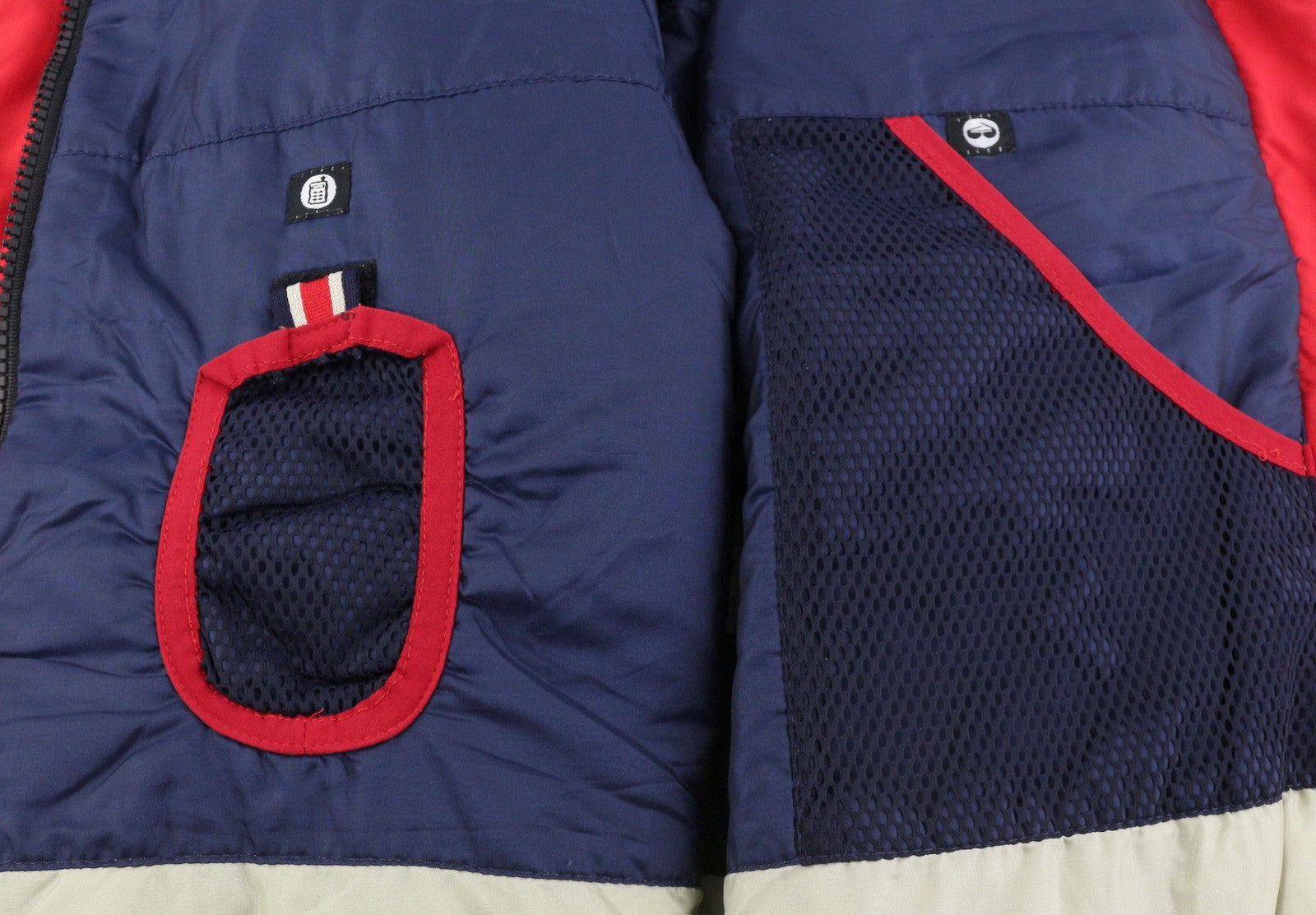 COLMAR moteriška striukė 44 raudona vintažinė paslėptas gobtuvas su pilnomis užtrauktukinėmis kišenėmis lengva 