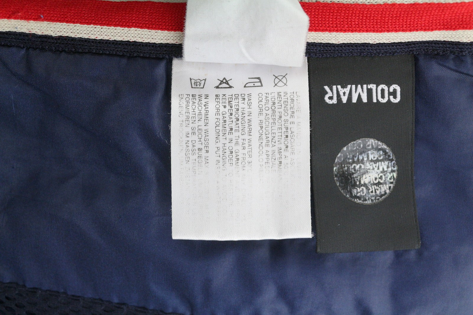 COLMAR moteriška striukė 44 raudona vintažinė paslėptas gobtuvas su pilnomis užtrauktukinėmis kišenėmis lengva 