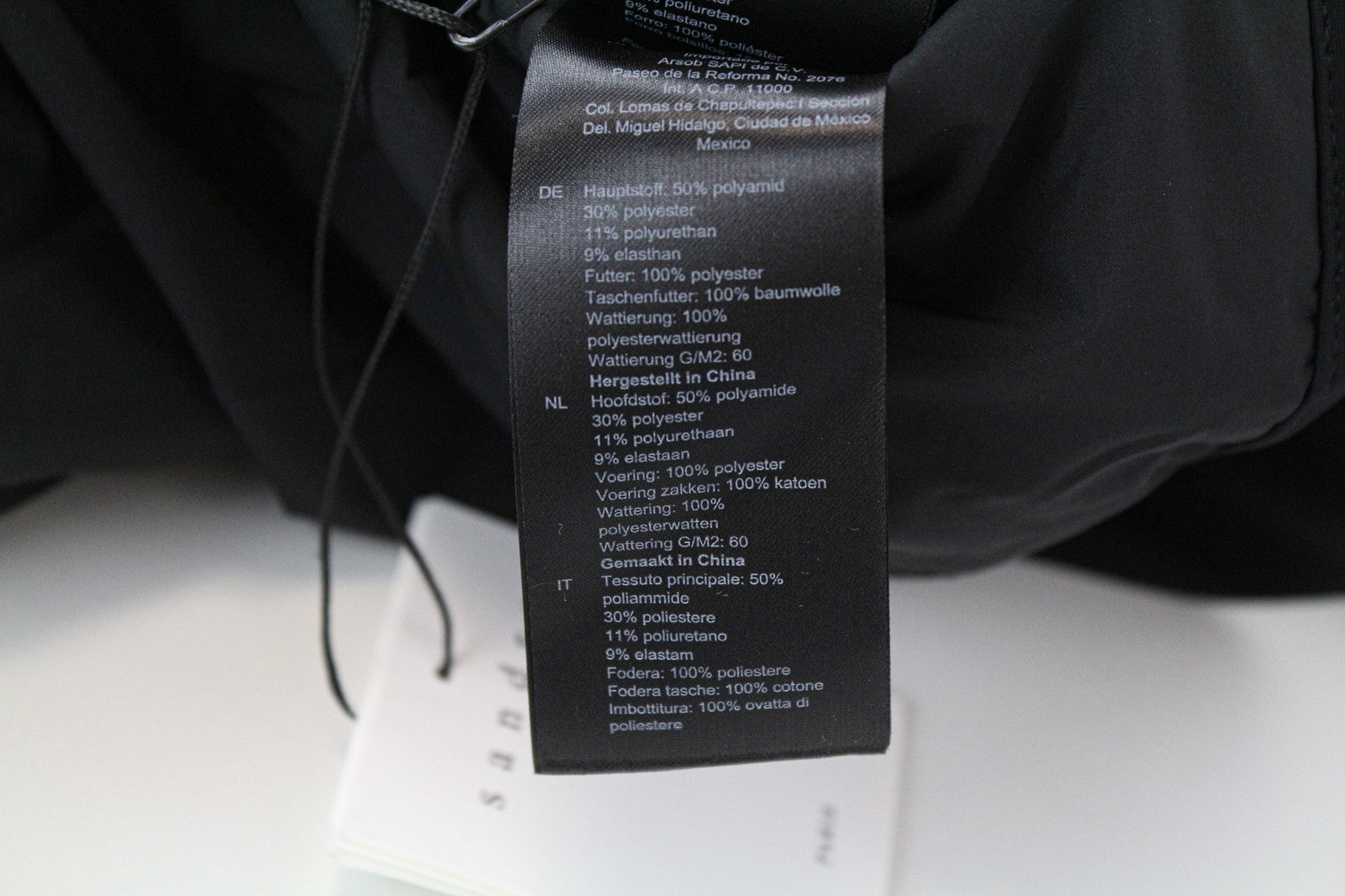 SANDRO vyriška striukė XS dydžio, juoda, su gobtuvu ir raišteliu, tampri viršutinio drabužio dalis 