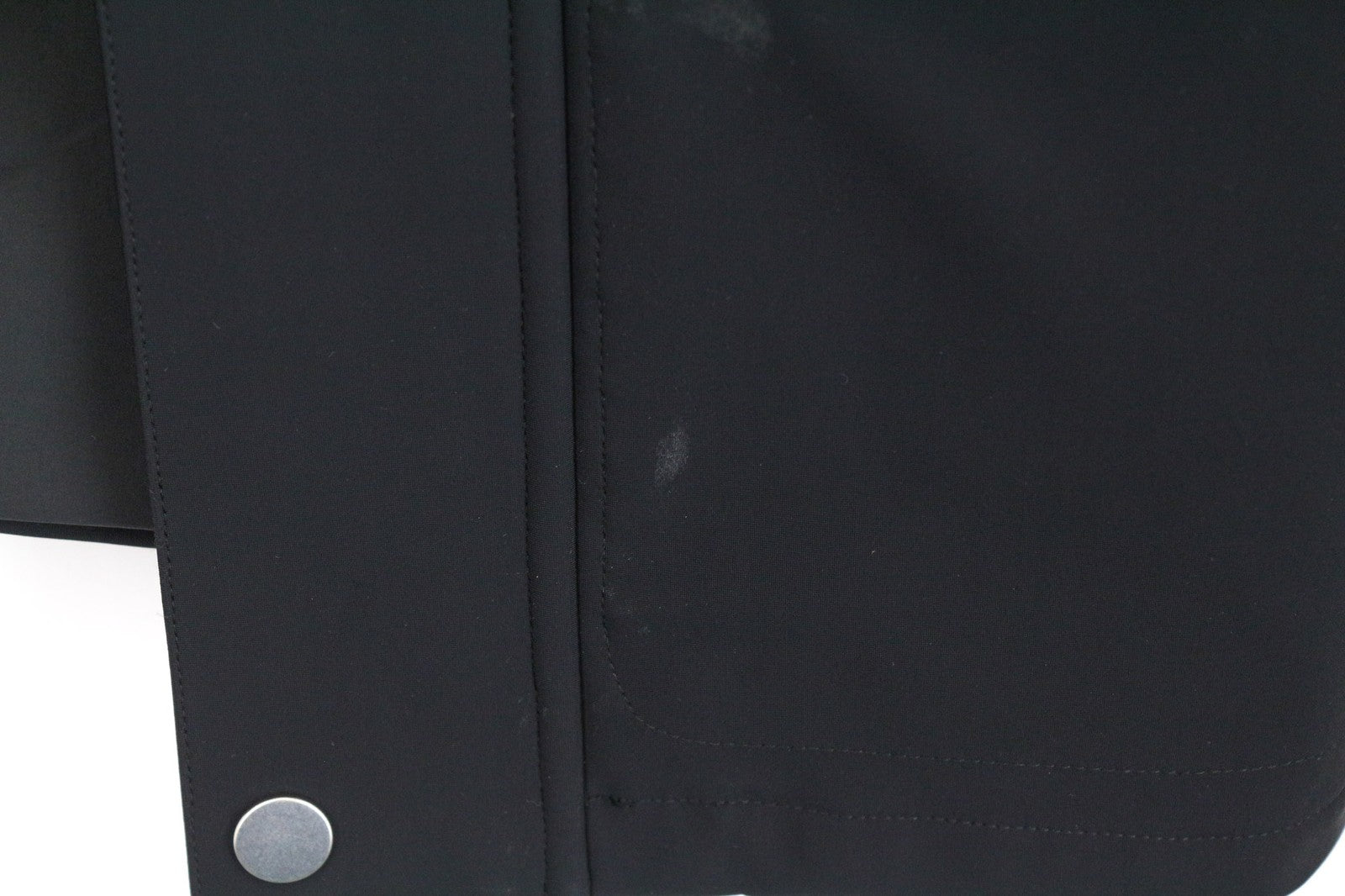 SANDRO vyriška striukė XS dydžio, juoda, su gobtuvu ir raišteliu, tampri viršutinio drabužio dalis 