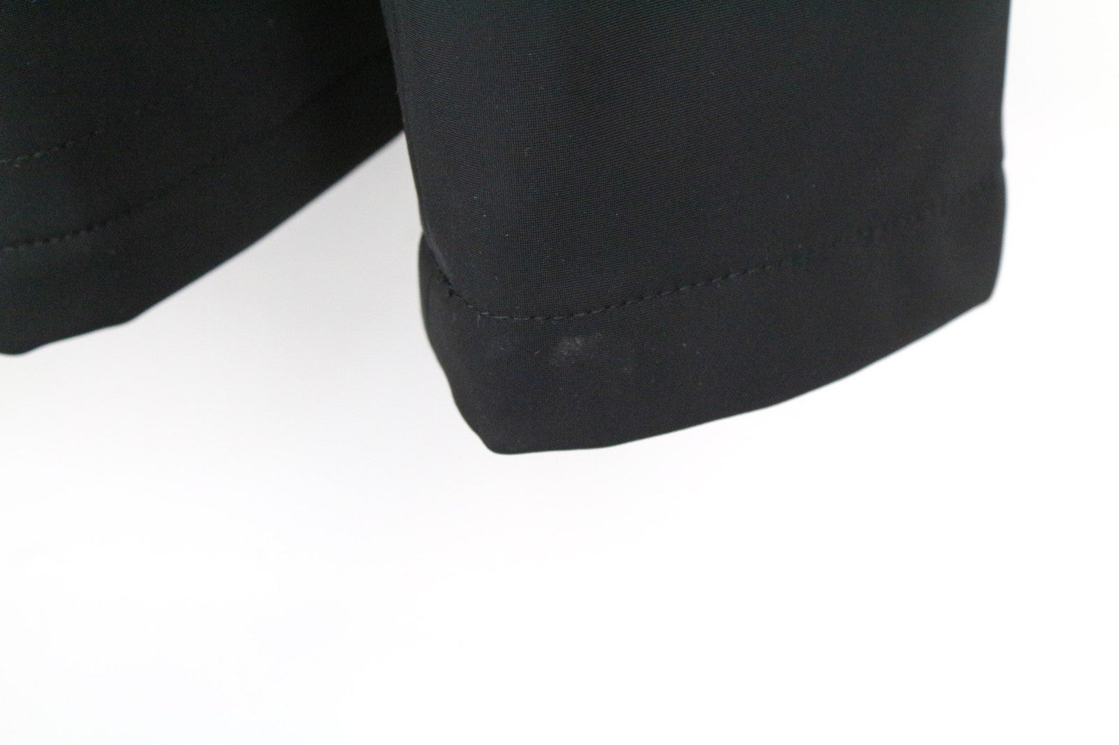 SANDRO vyriška striukė XS dydžio, juoda, su gobtuvu ir raišteliu, tampri viršutinio drabužio dalis 