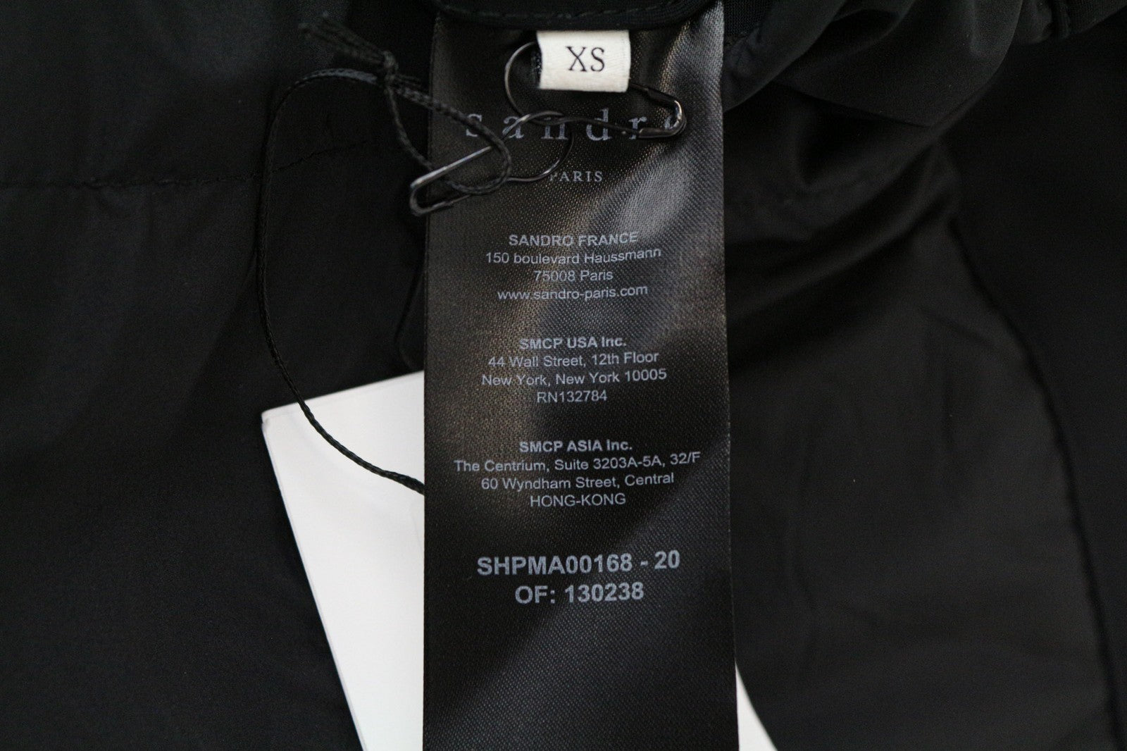 SANDRO vyriška striukė XS dydžio, juoda, su gobtuvu ir raišteliu, tampri viršutinio drabužio dalis 