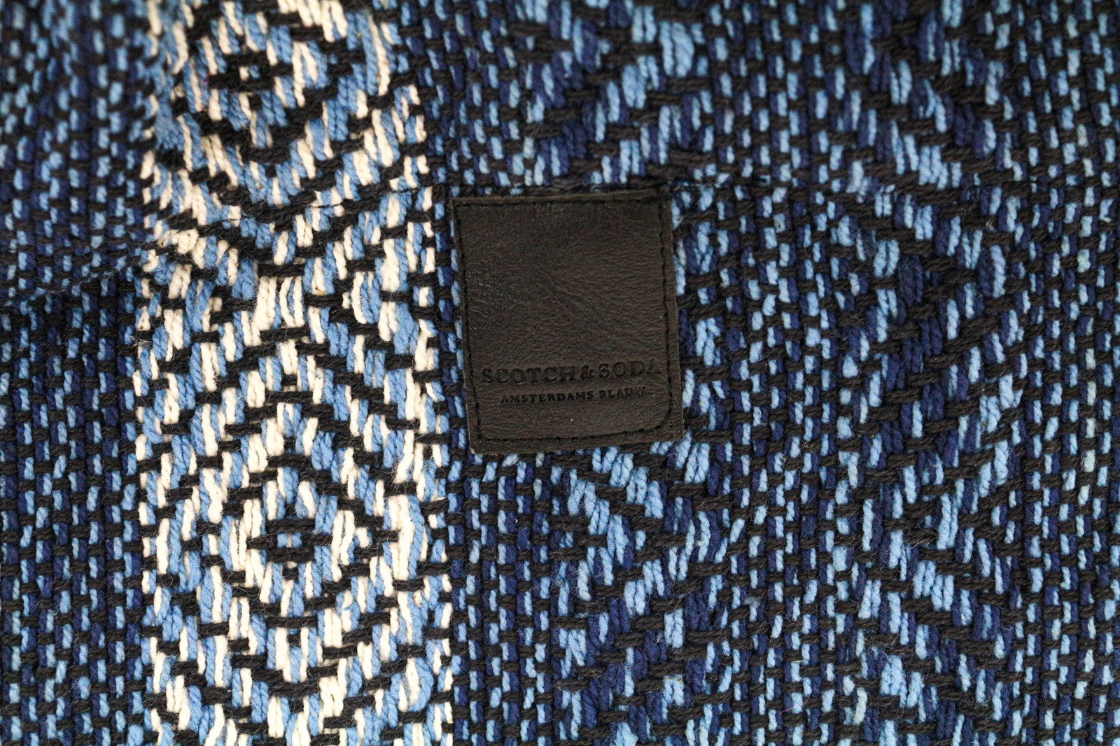 SCOTCH &amp; SODA moteriška rankinė, vieno dydžio, šviesiai mėlyna, megzta, su logotipu ir pamušalu. 