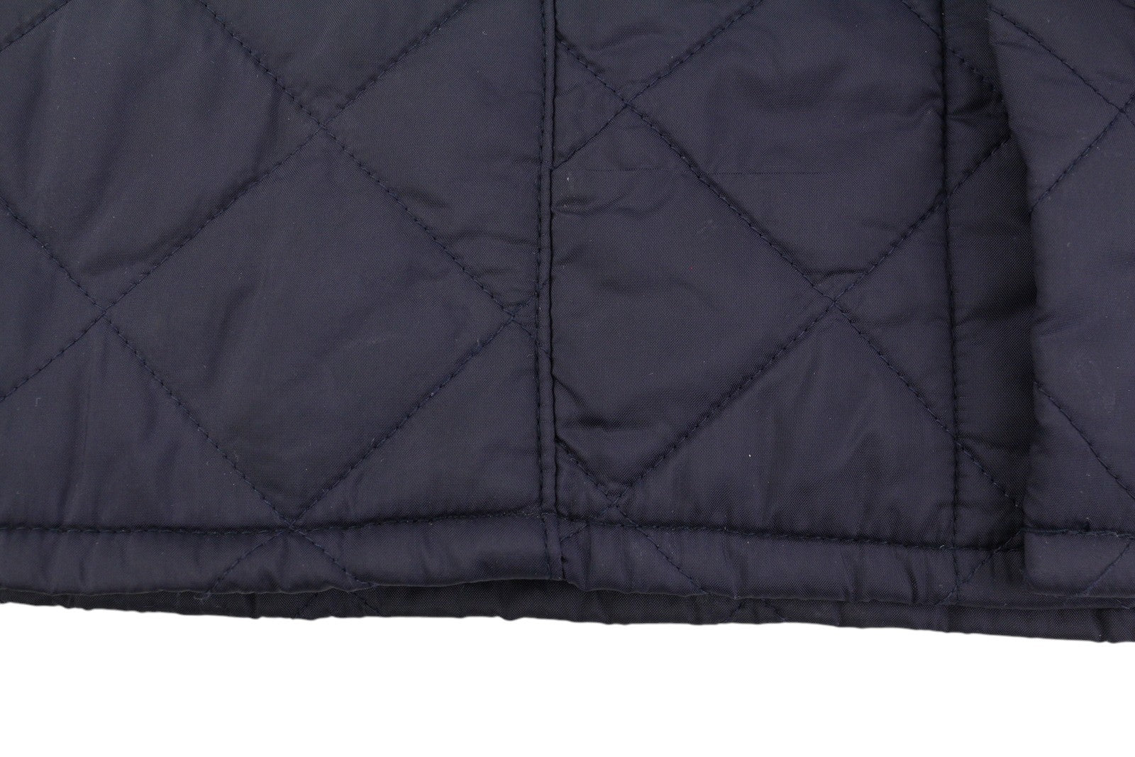 BARBOUR Liddesdale vyriška striukė S tamsiai mėlyna su sagomis, dygsniuota velveto kaklo apačia 