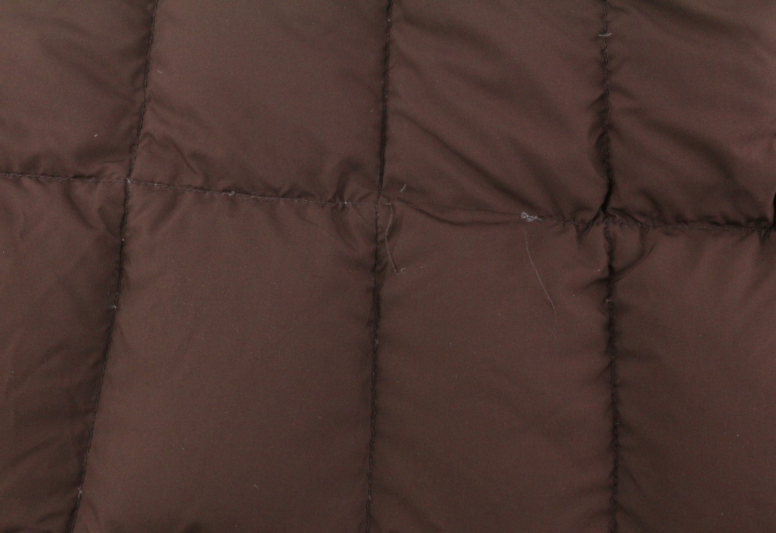 „THE NORTH FACE“ moteriška striukė S ruda 600 pūkuota dygsniuota aukšta apykakle, vidutinio ilgio 