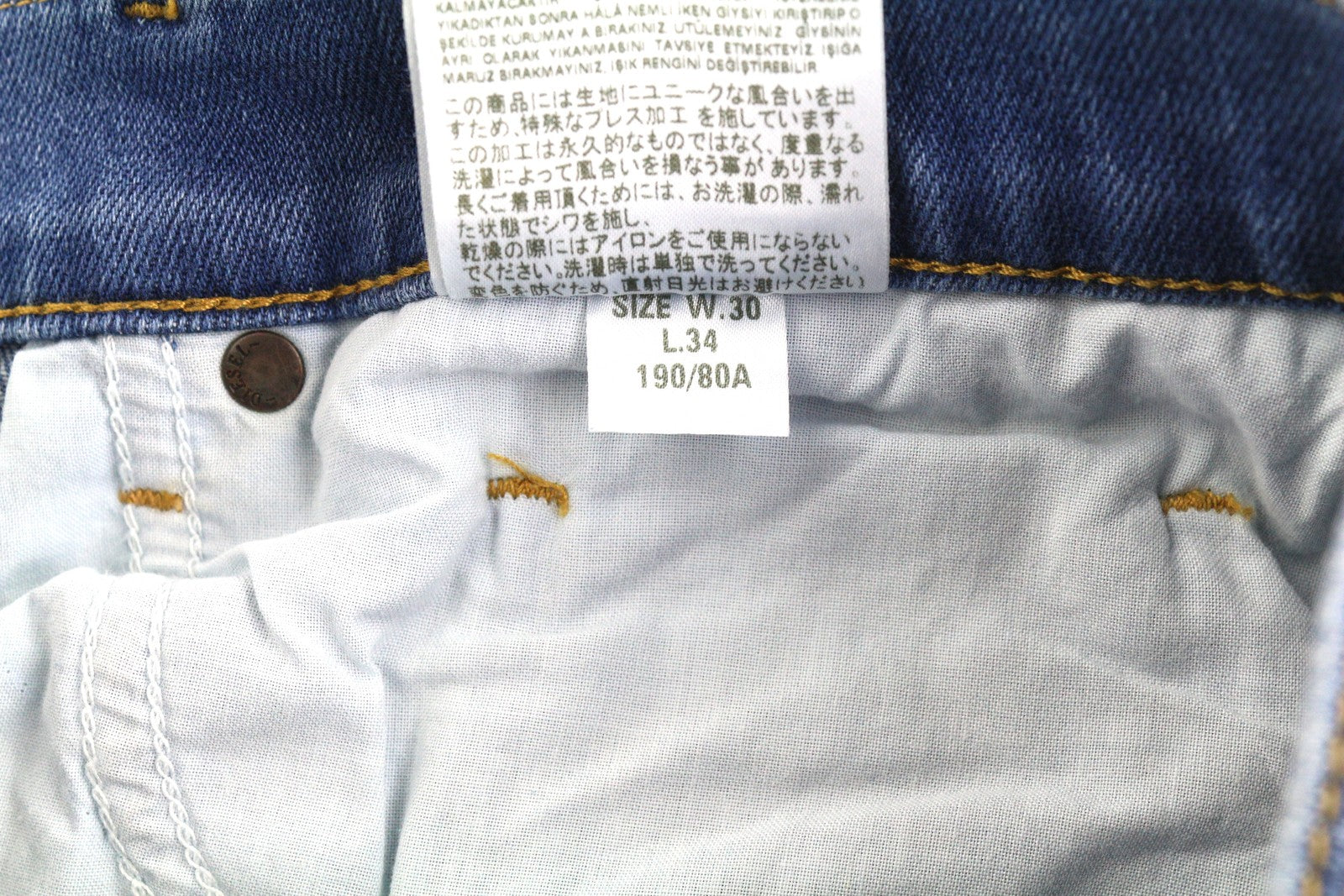 DIESEL Tepphar-X R8XA3 vyriški džinsai W30/L34 Slim Carrot Fit tamprūs, skalbti, blukę 