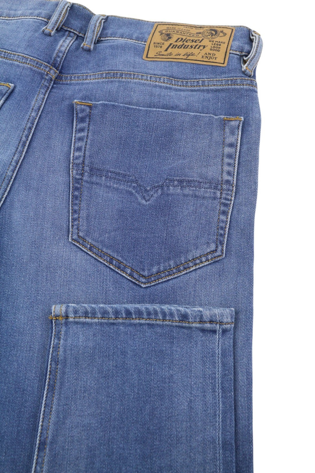 DIESEL Tepphar-X R8XA3 vyriški džinsai W30/L34 Slim Carrot Fit tamprūs, skalbti, blukę 