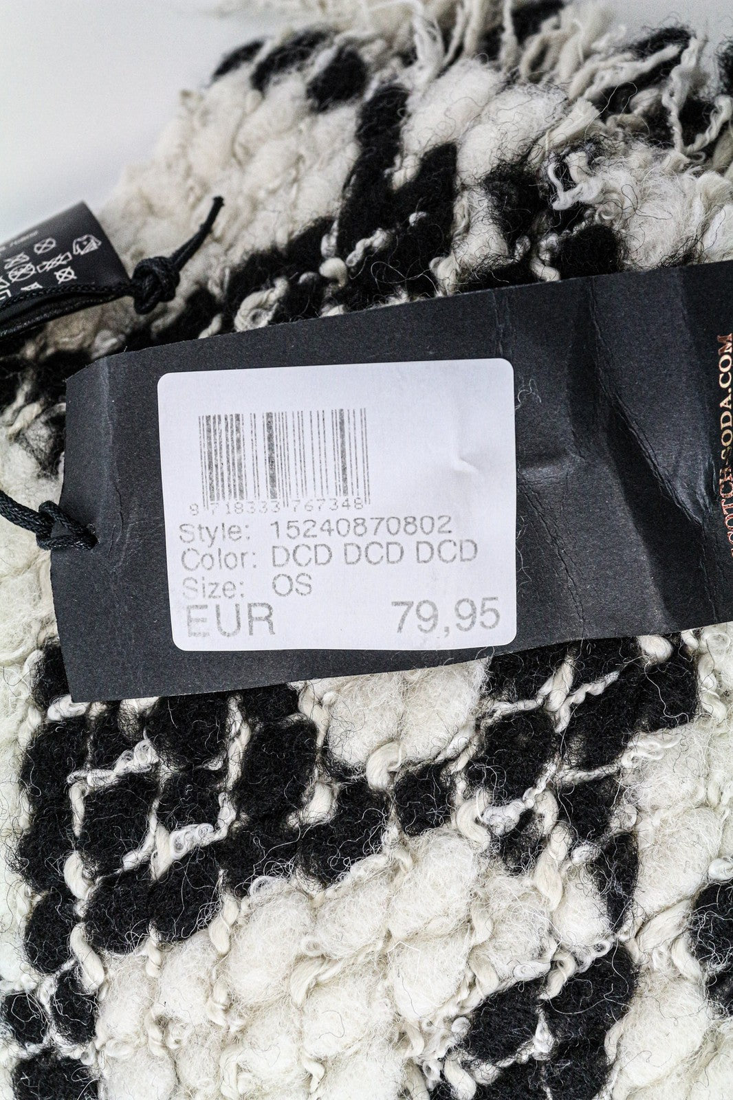 MAISON SCOTCH moteriškas šalikas OS smėlio spalvos juodos spalvos vilnos mišinio trikampių raštu 