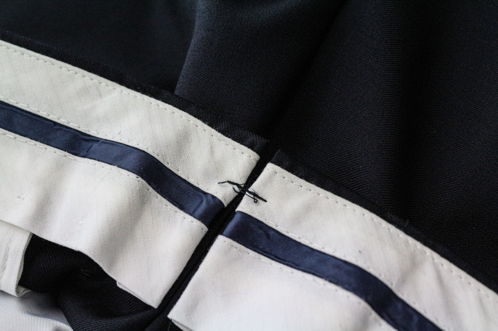 SUITSUPPLY Ferrara Men's Suit UK44S Navy Wool 2Pc Set with Vest & Trousers